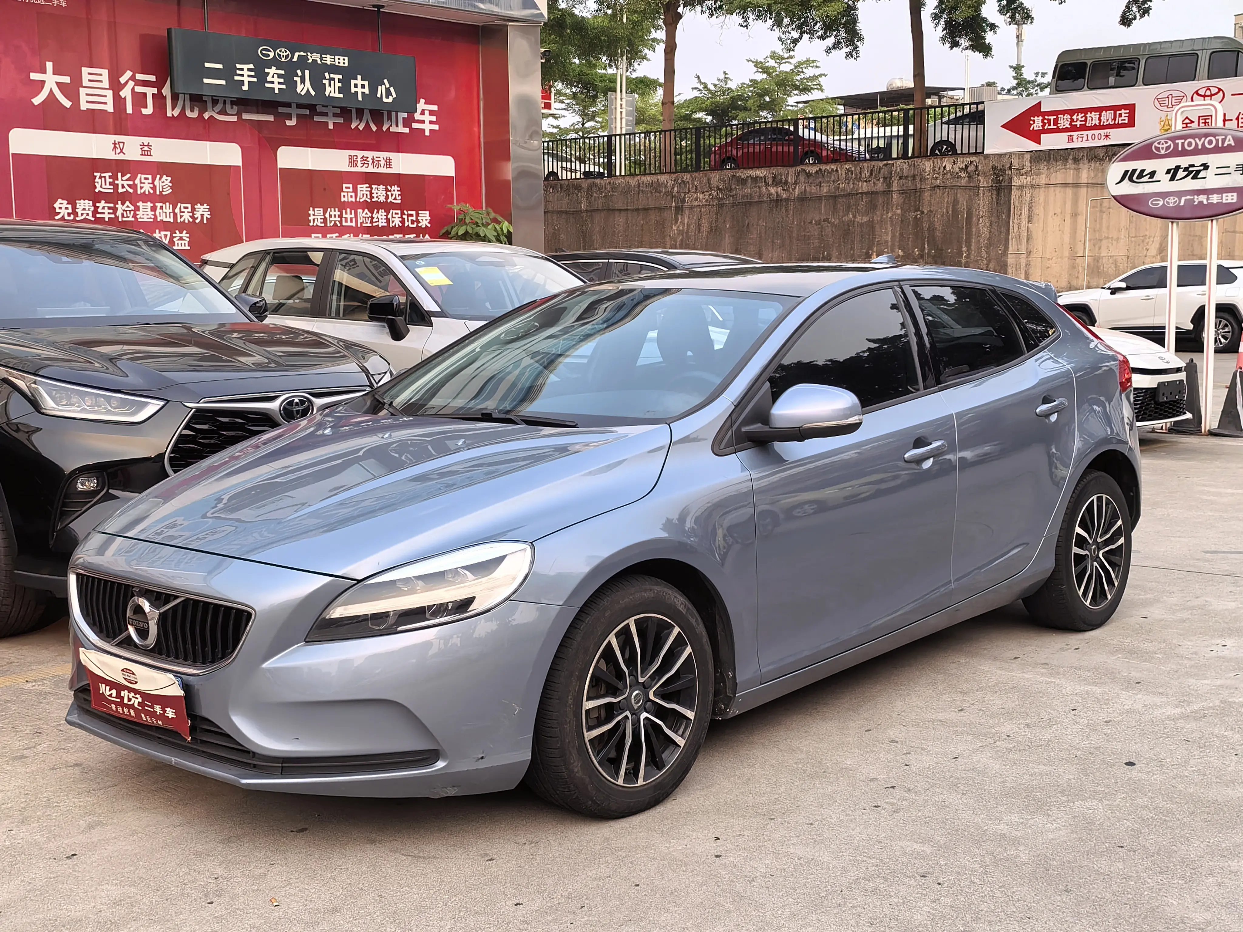 Volvo V40