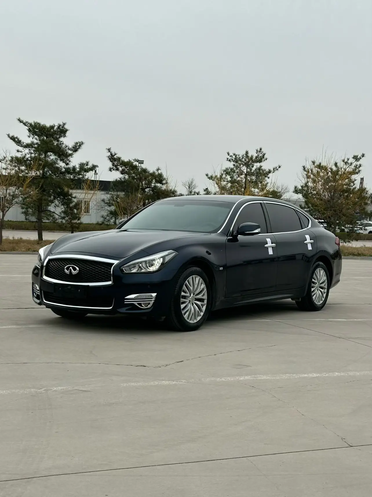 Infiniti Q70