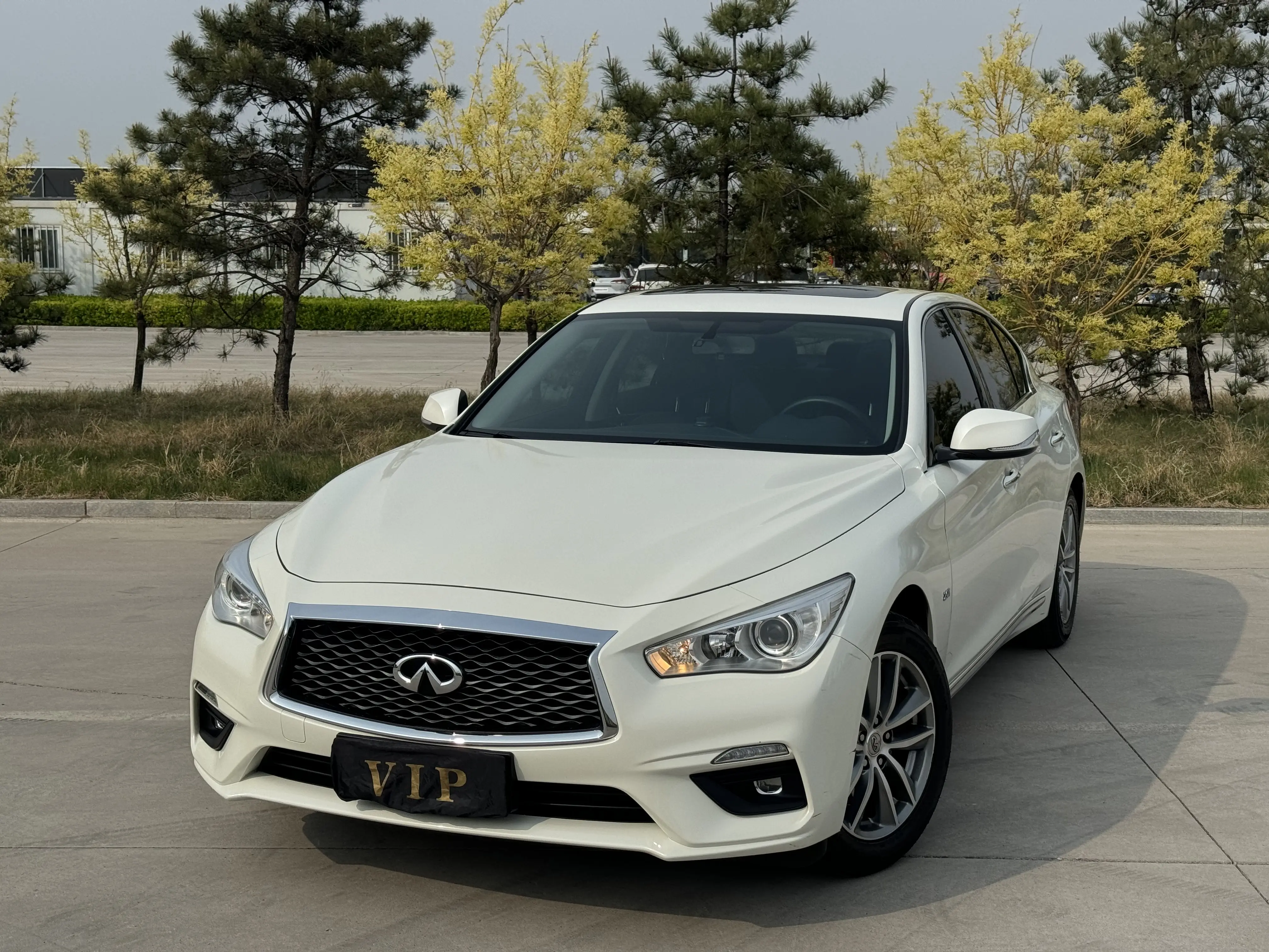 Infiniti Q50L