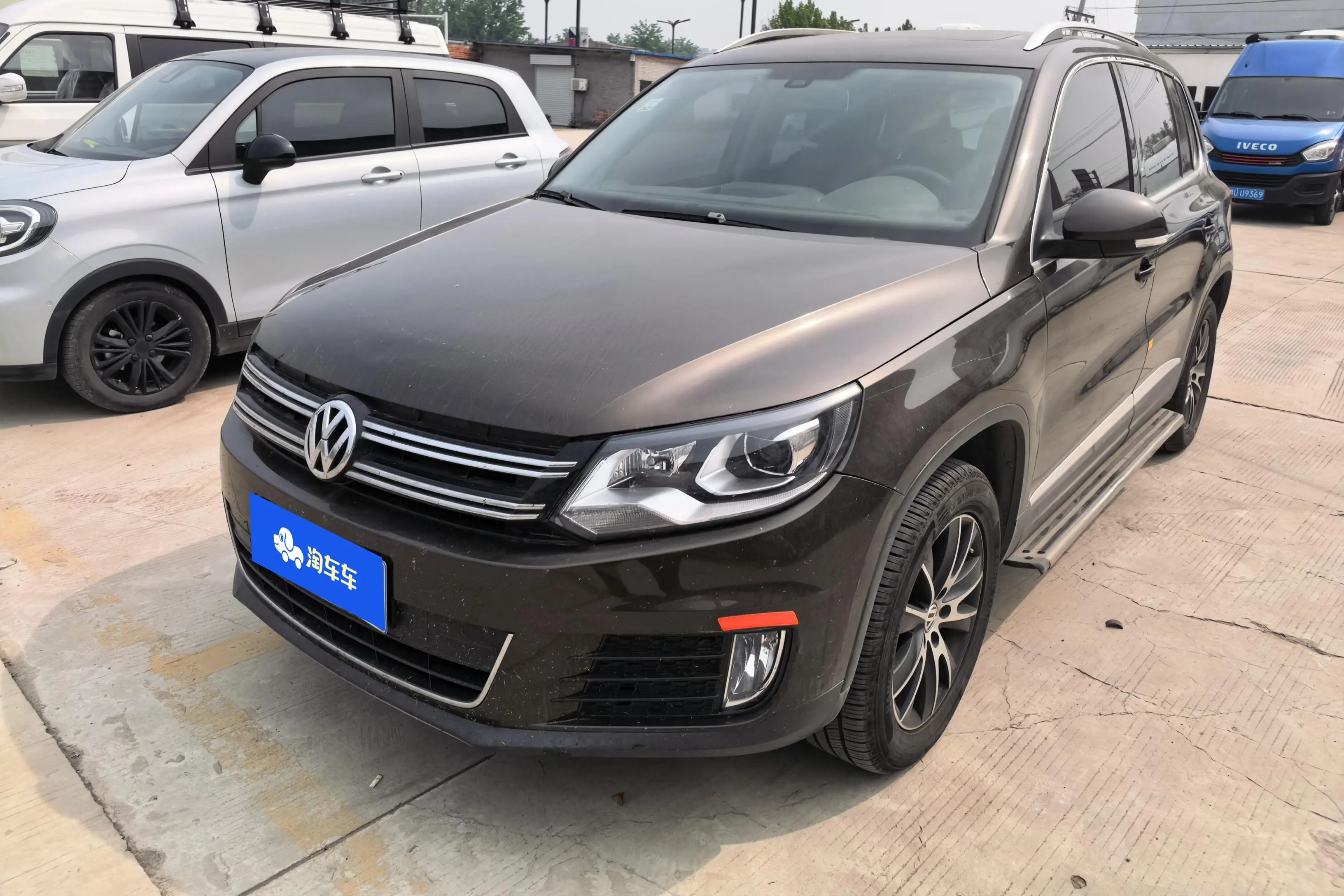 Volkswagen Tiguan (Tharu)