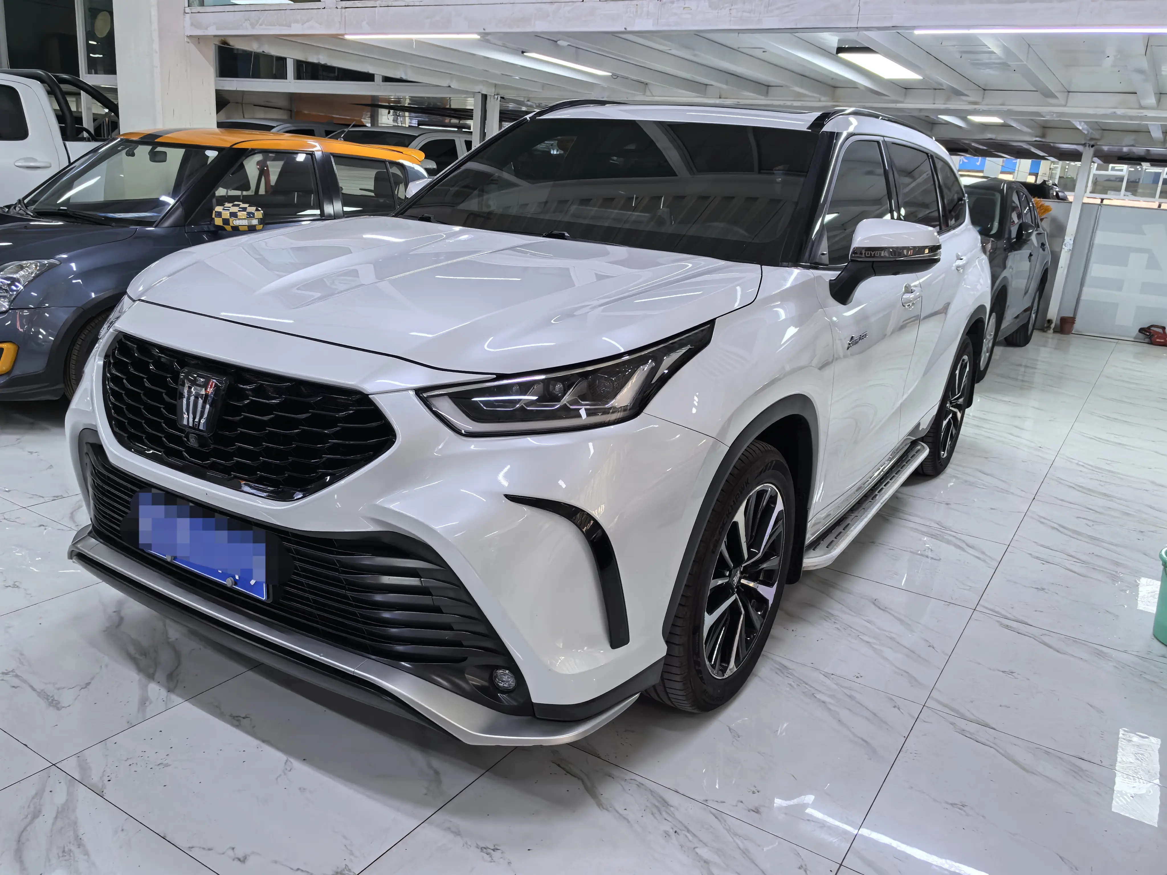 Toyota Crown Kluger