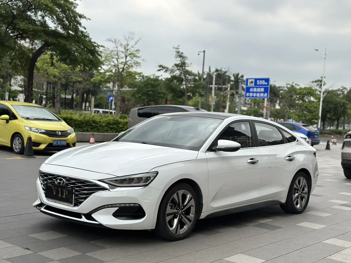 Hyundai Lafesta