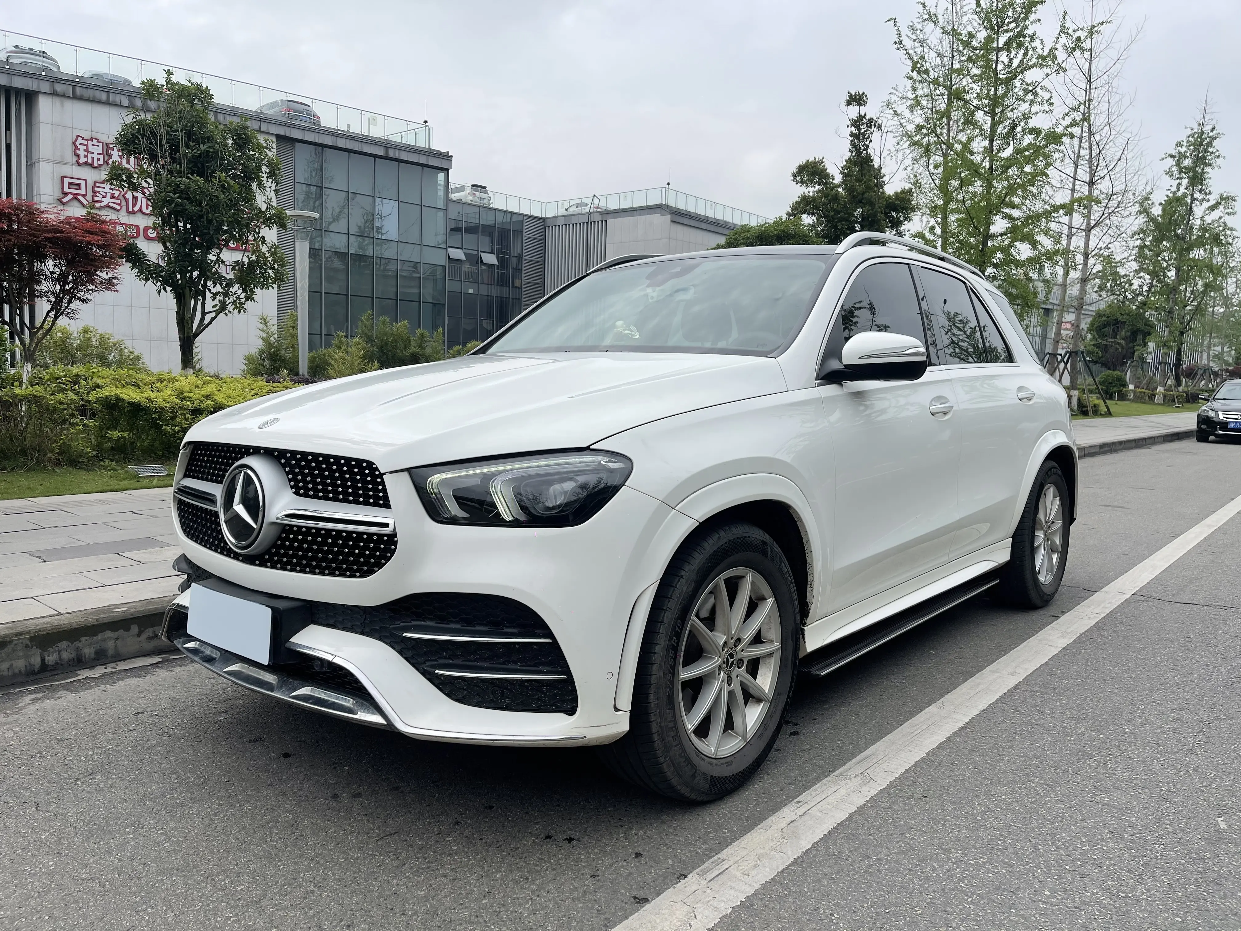 Mercedes-Benz GLE (Imported)