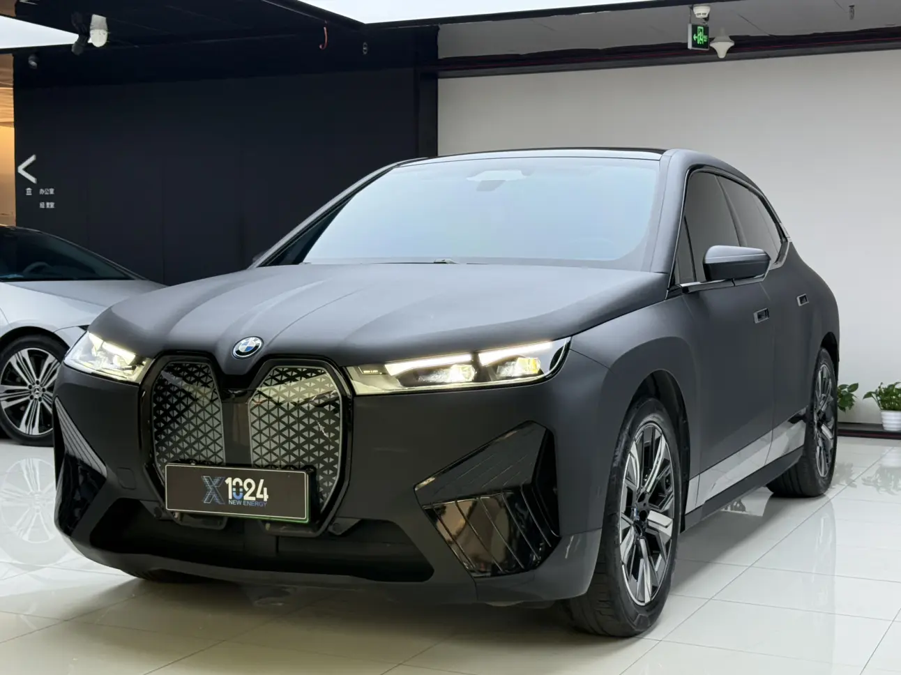 BMW iX