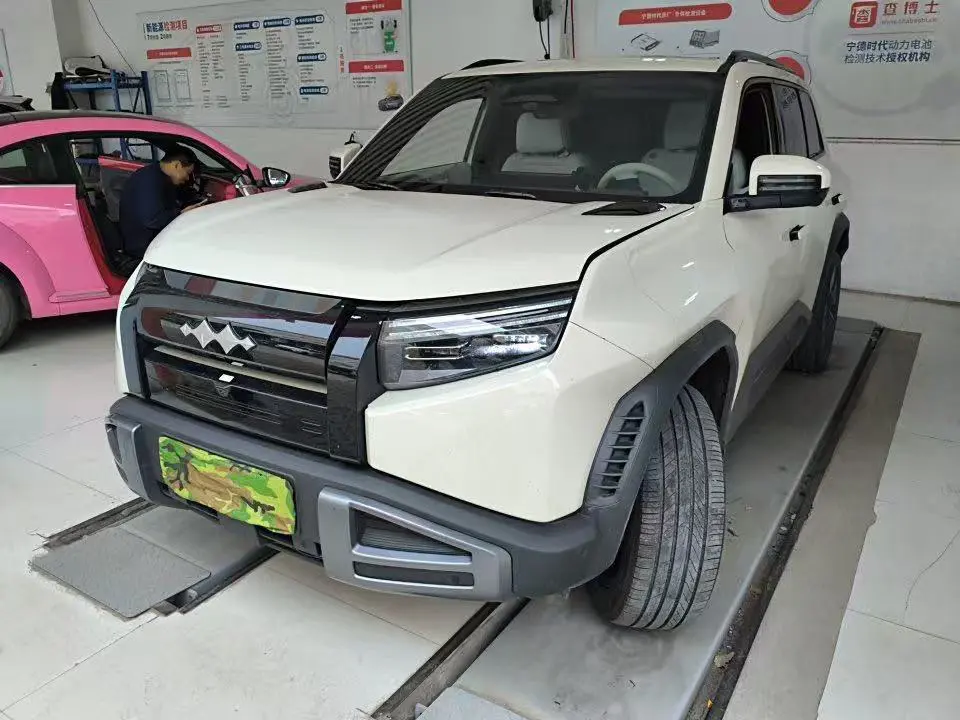 BYD Leopard Titanium 3