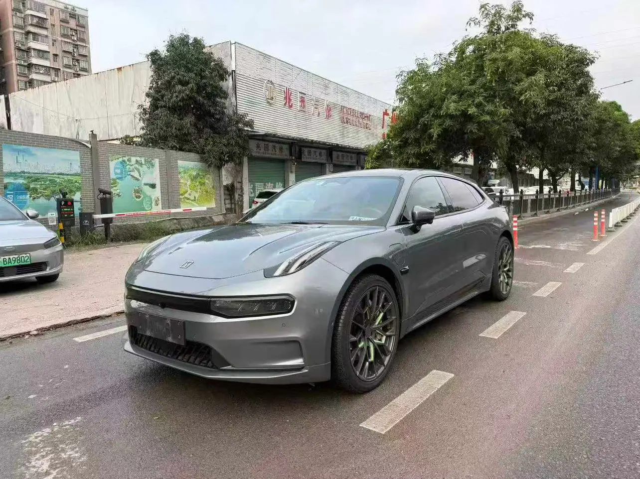 ZEEKR 001