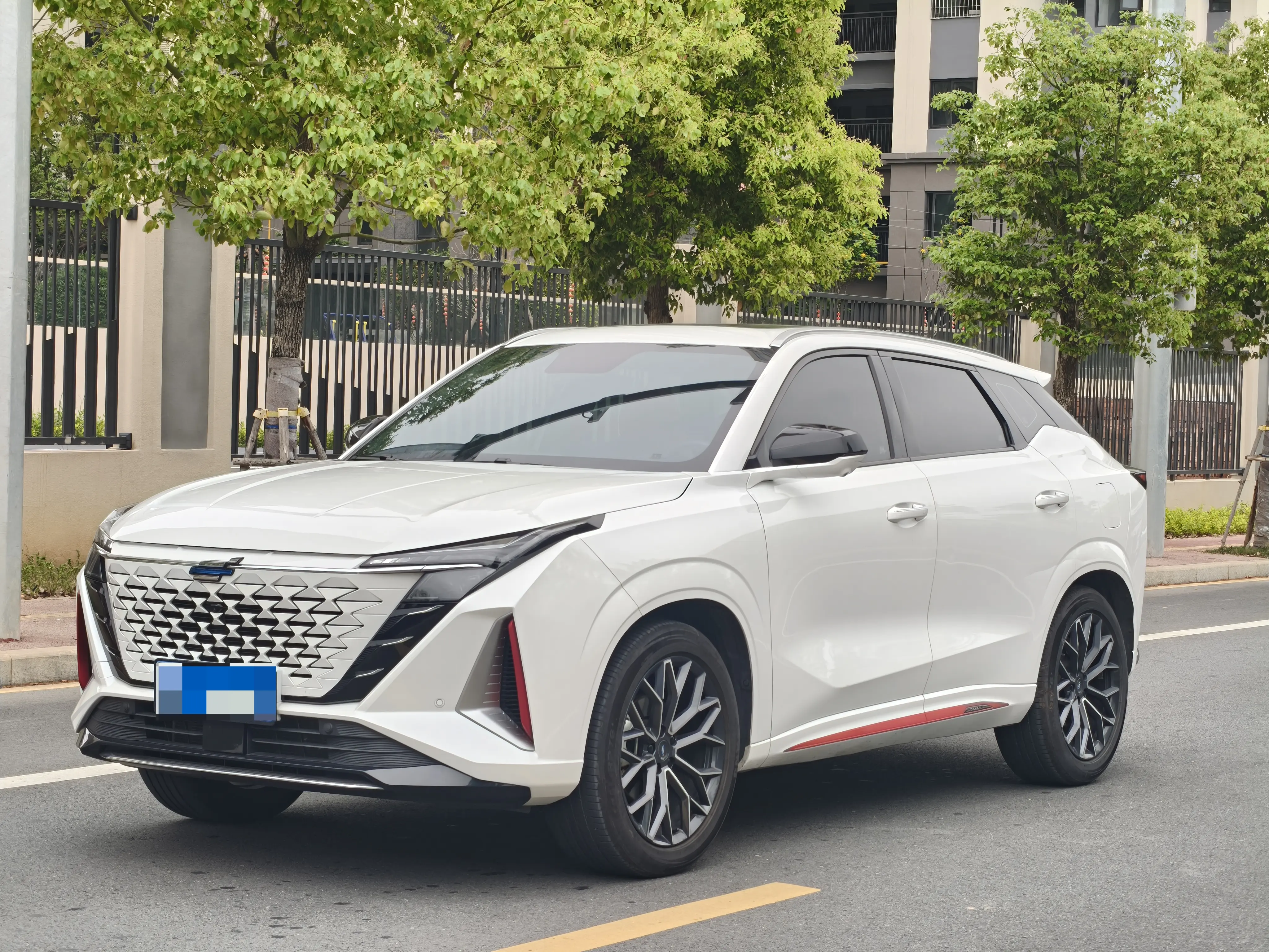 Oshan Changan Auchan Z6