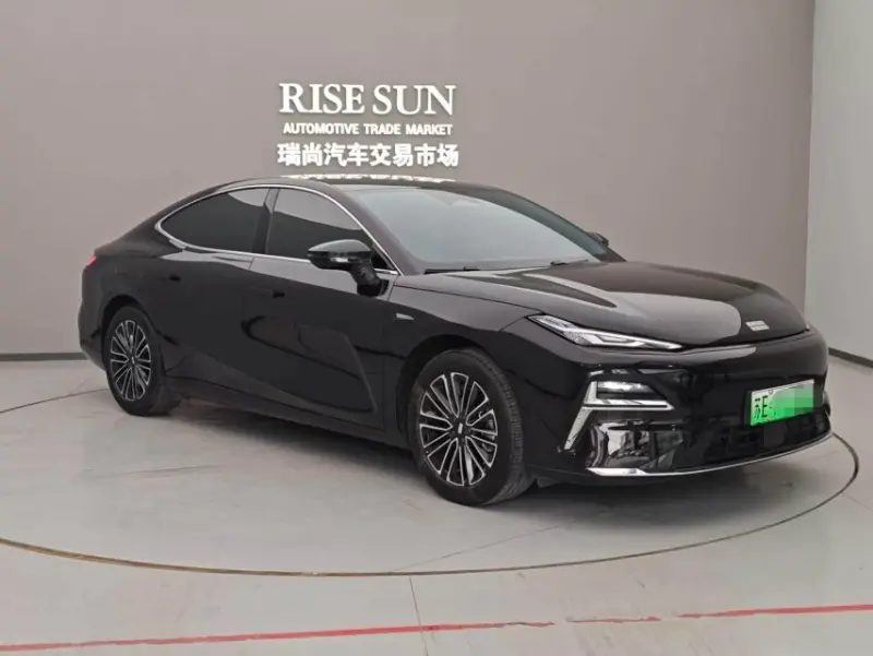 Geely Galaxy Star 8 PHEV
