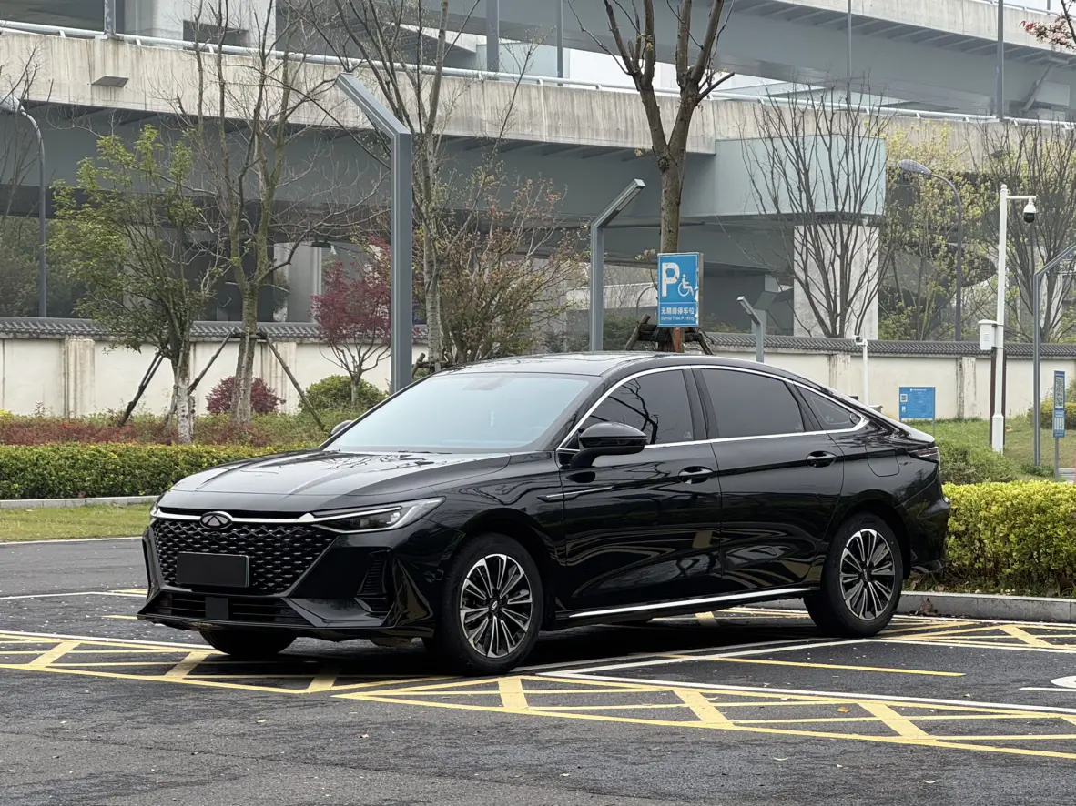 Chery Fengyun A8