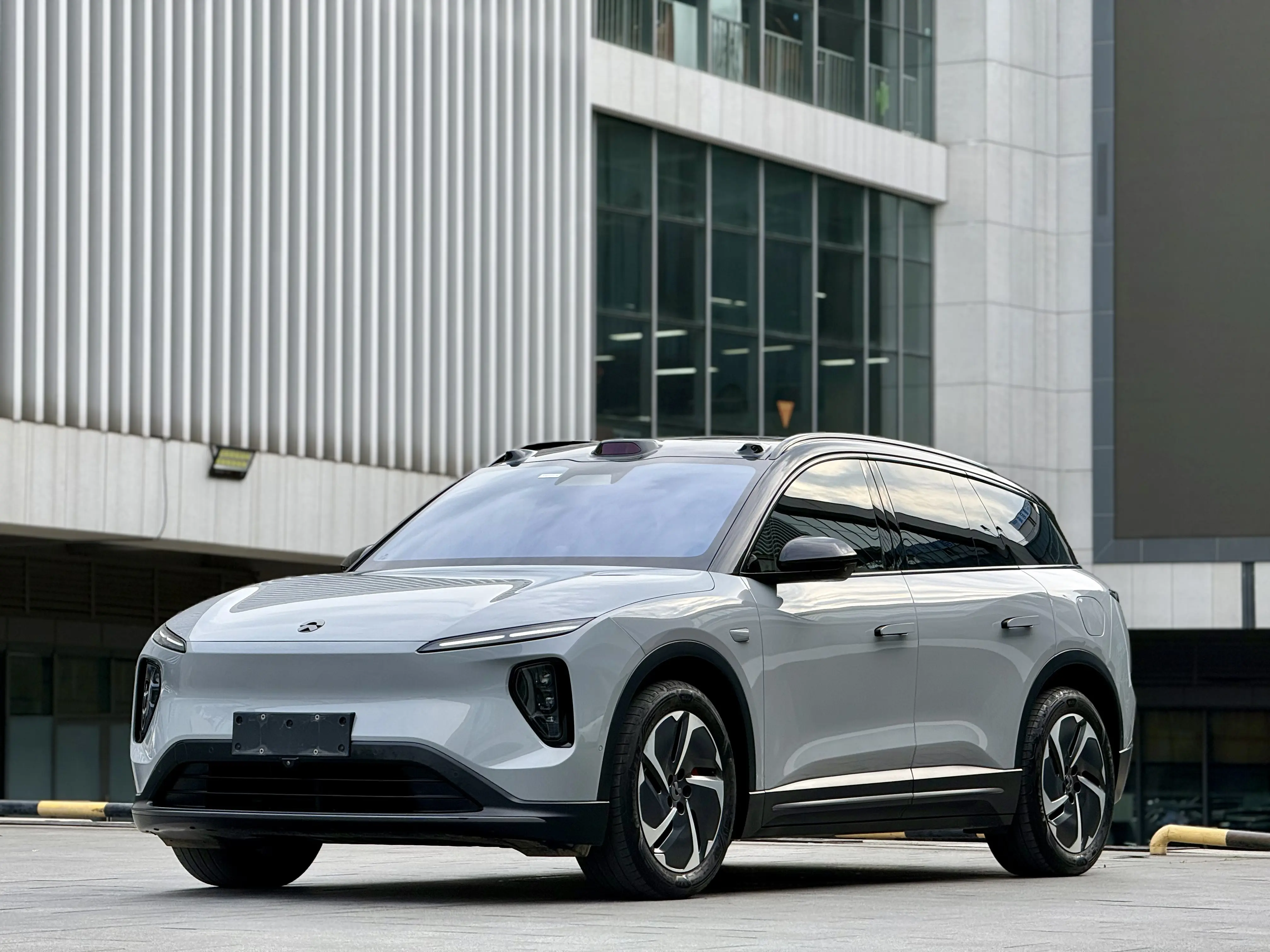 NIO ES6