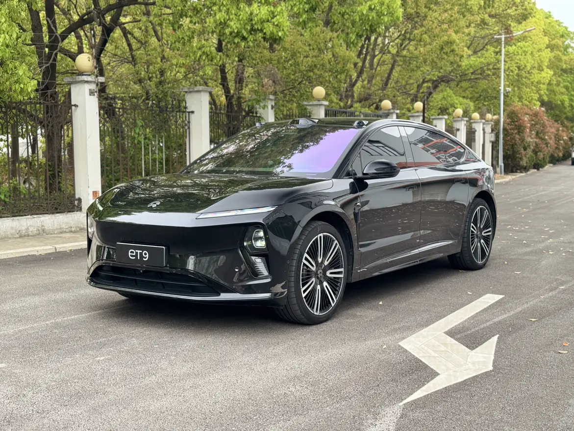 NIO ET9