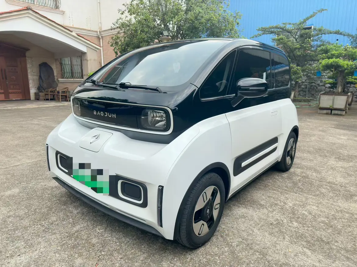 Baojun E300