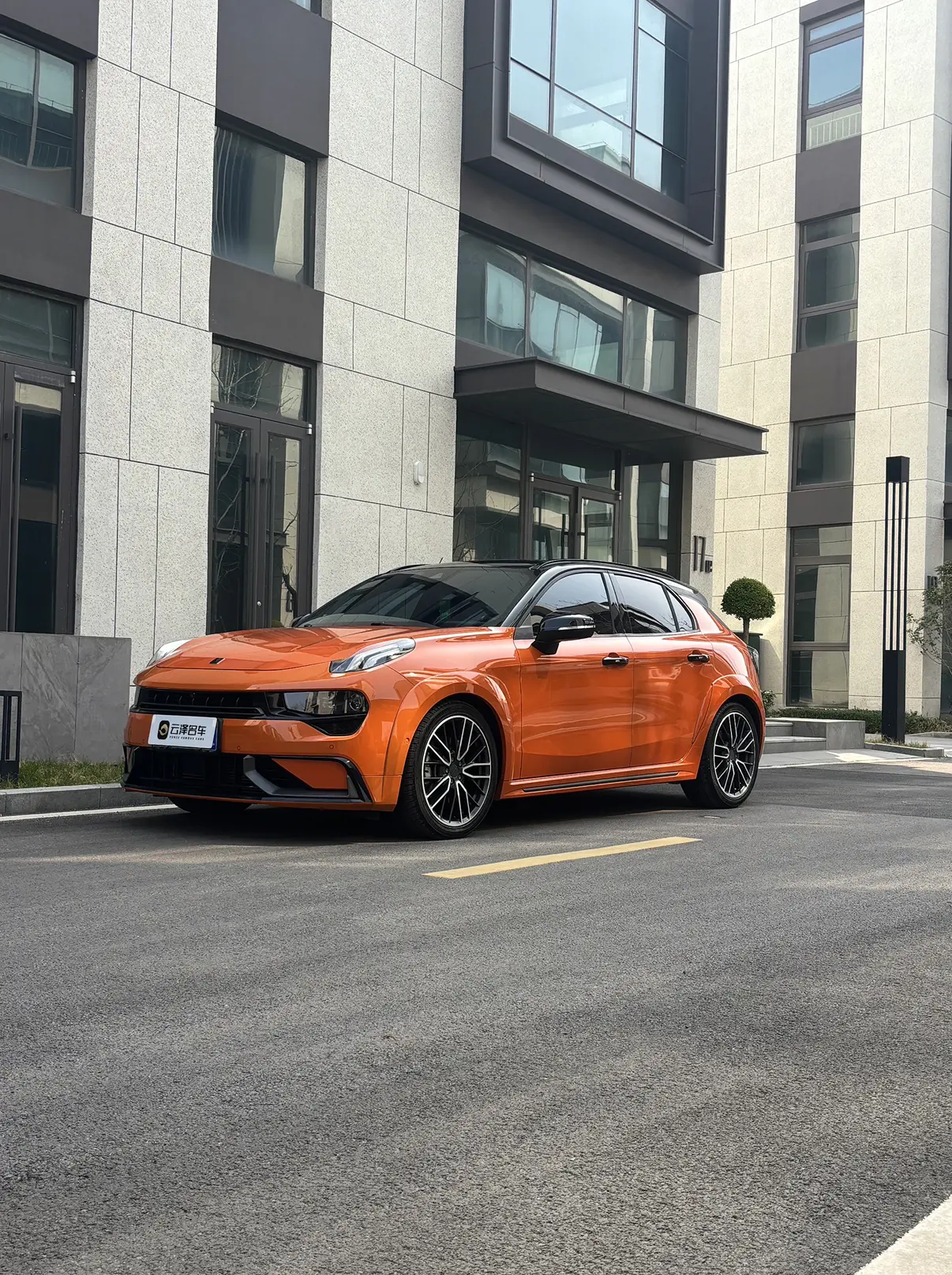Lynk & Co 02 Hatchback