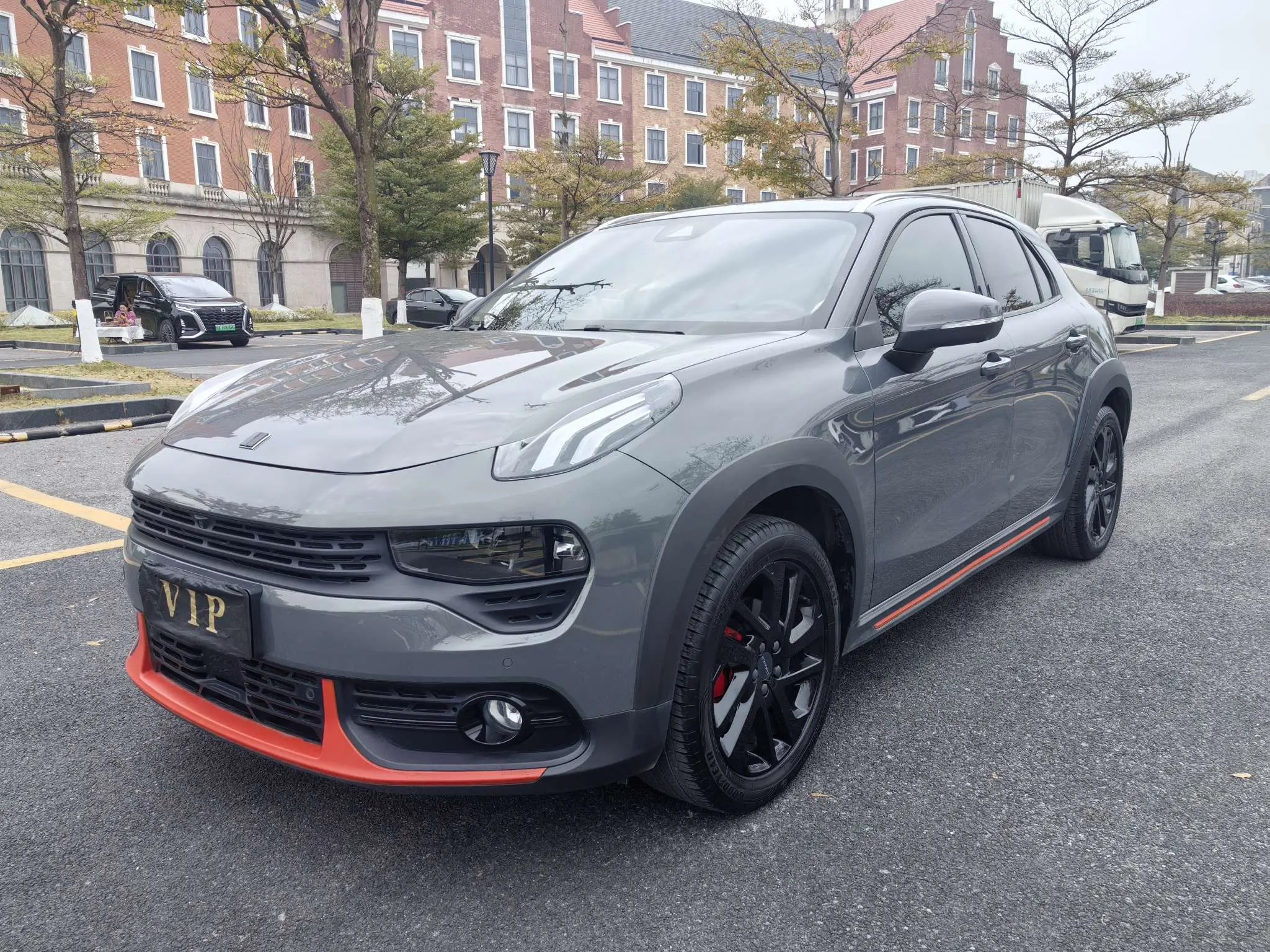 Lynk & Co 02