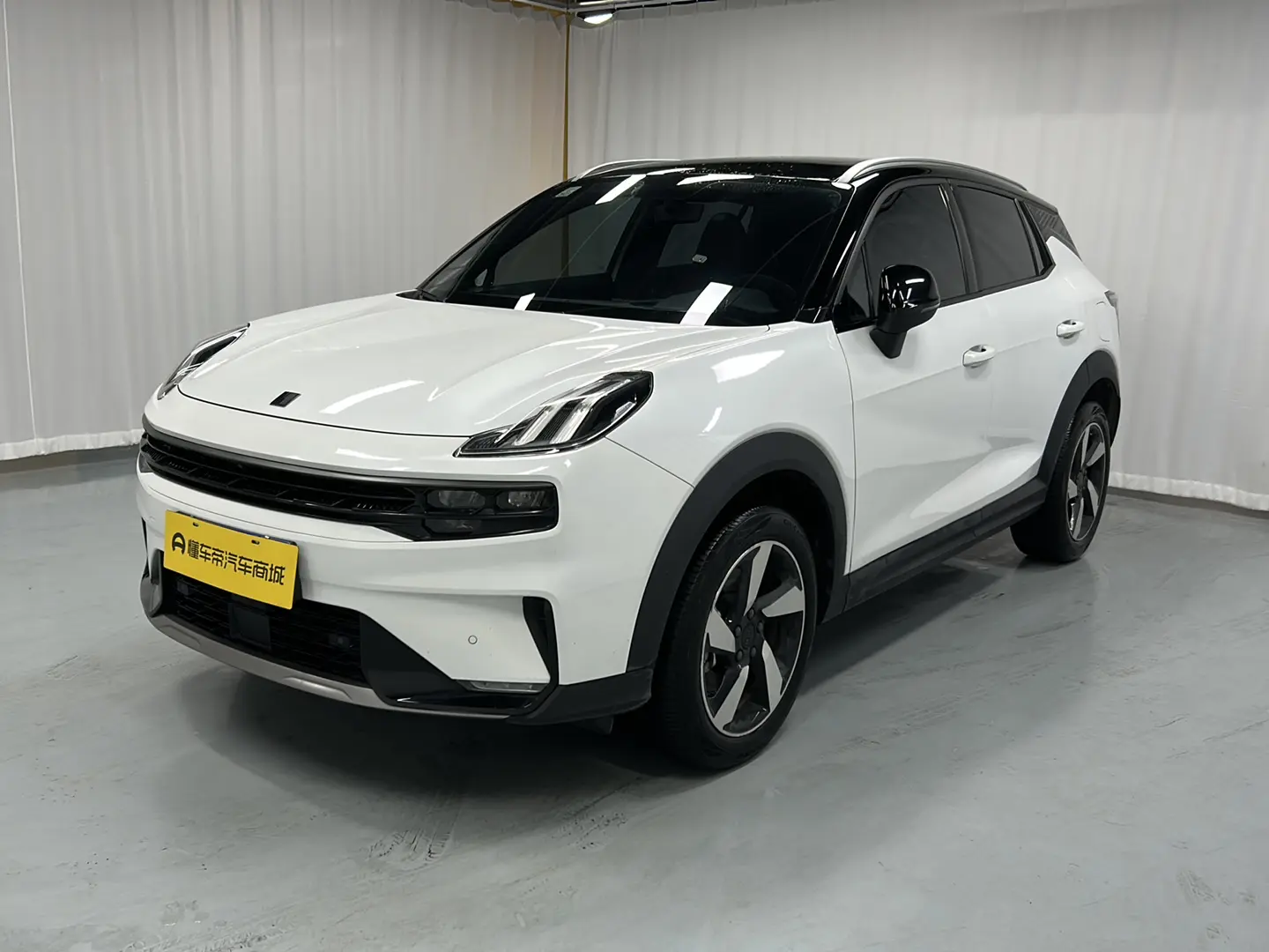 Lynk & Co 06