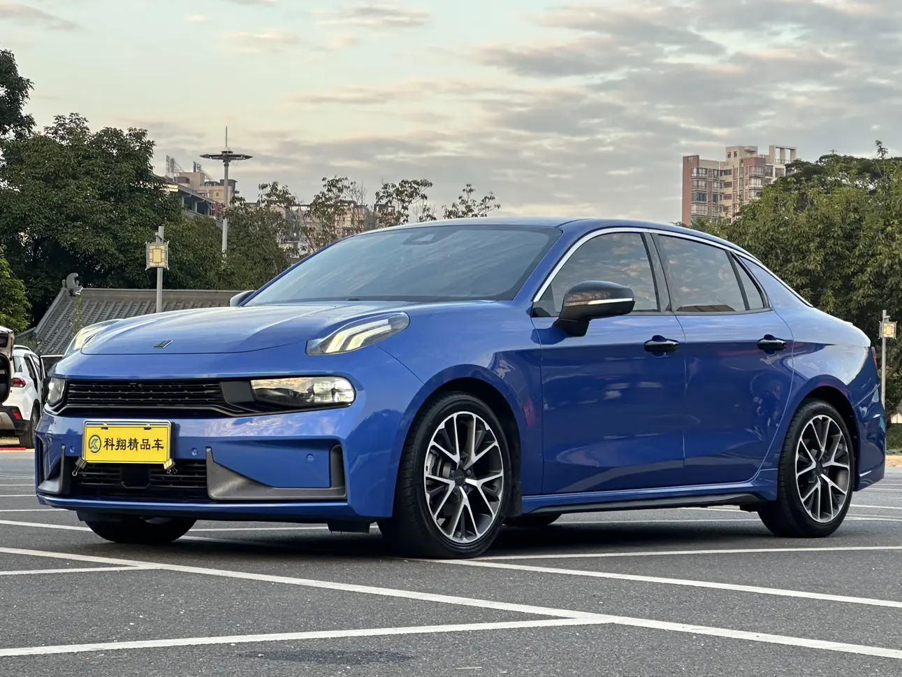 Lynk & Co 03