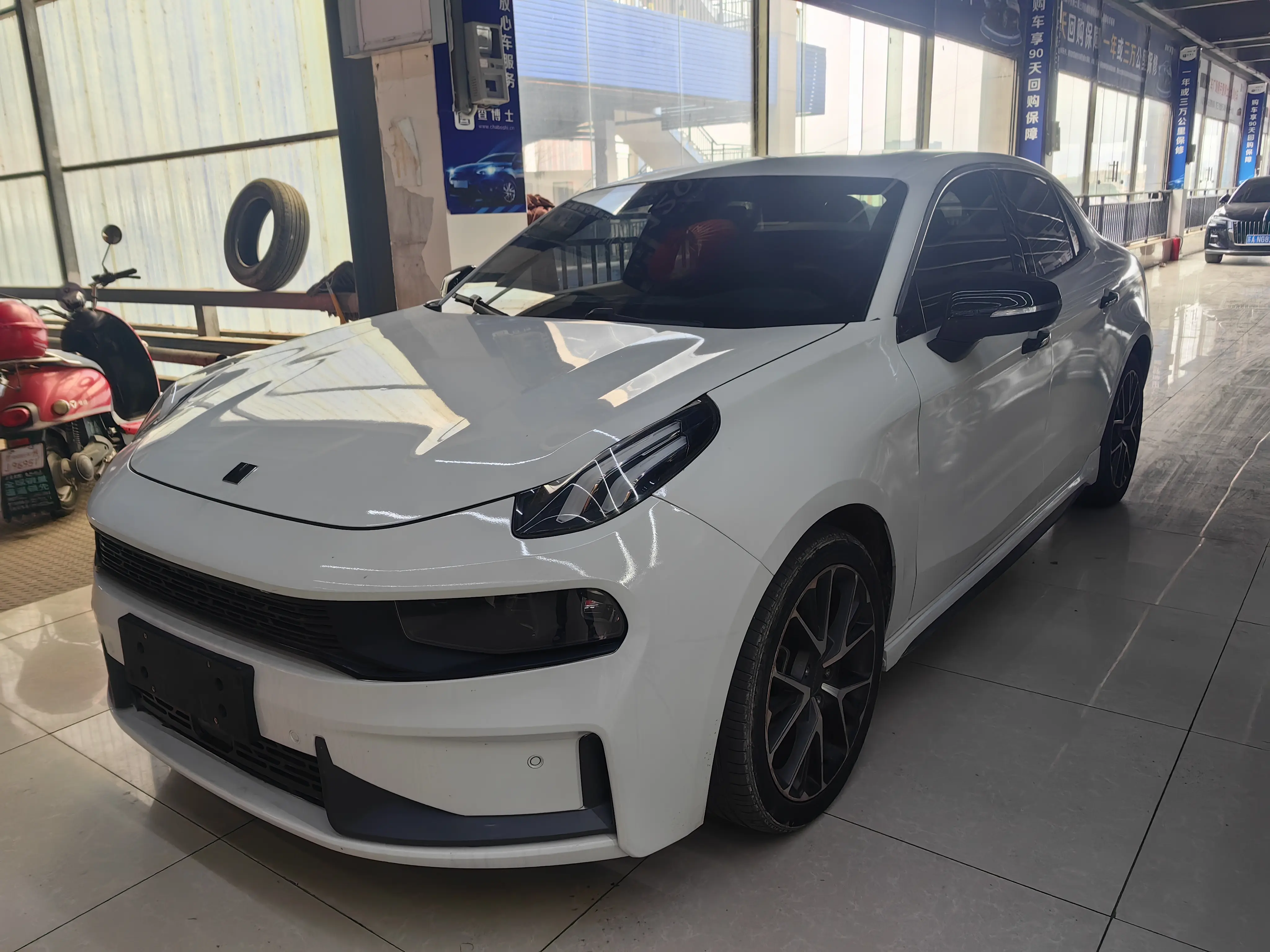 Lynk & Co 03
