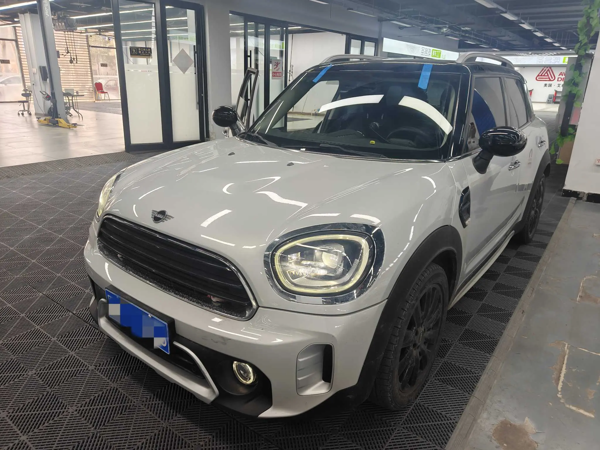 MINI COUNTRYMAN