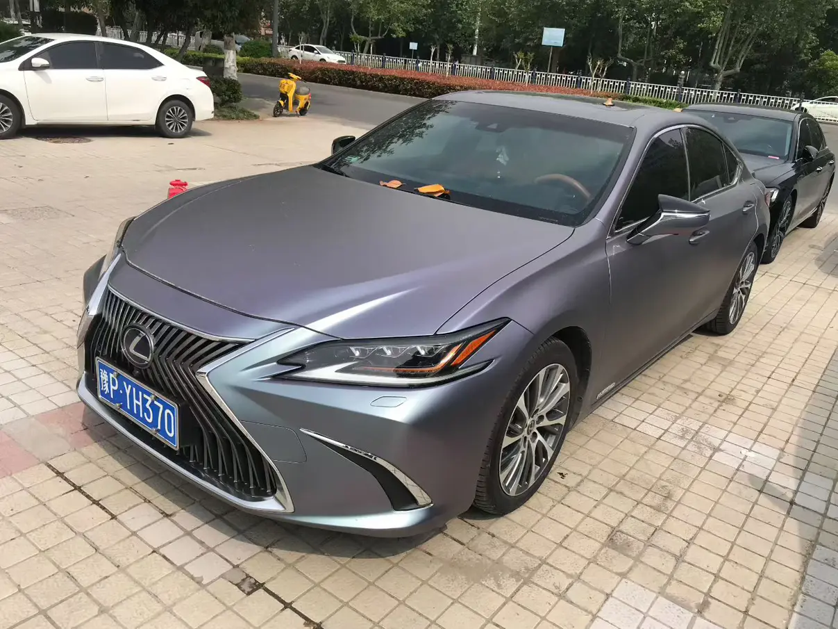 Lexus ES