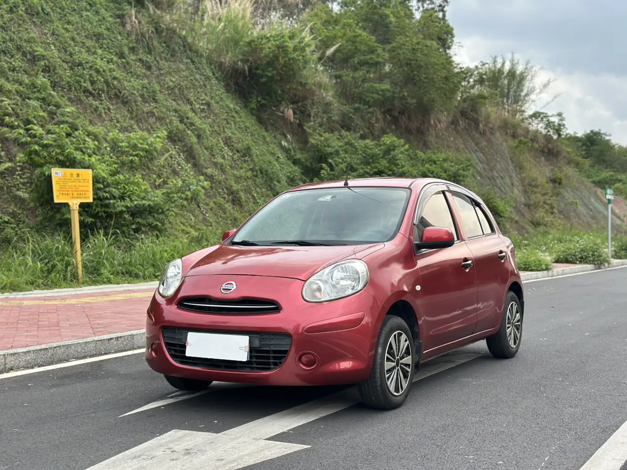 Nissan March
