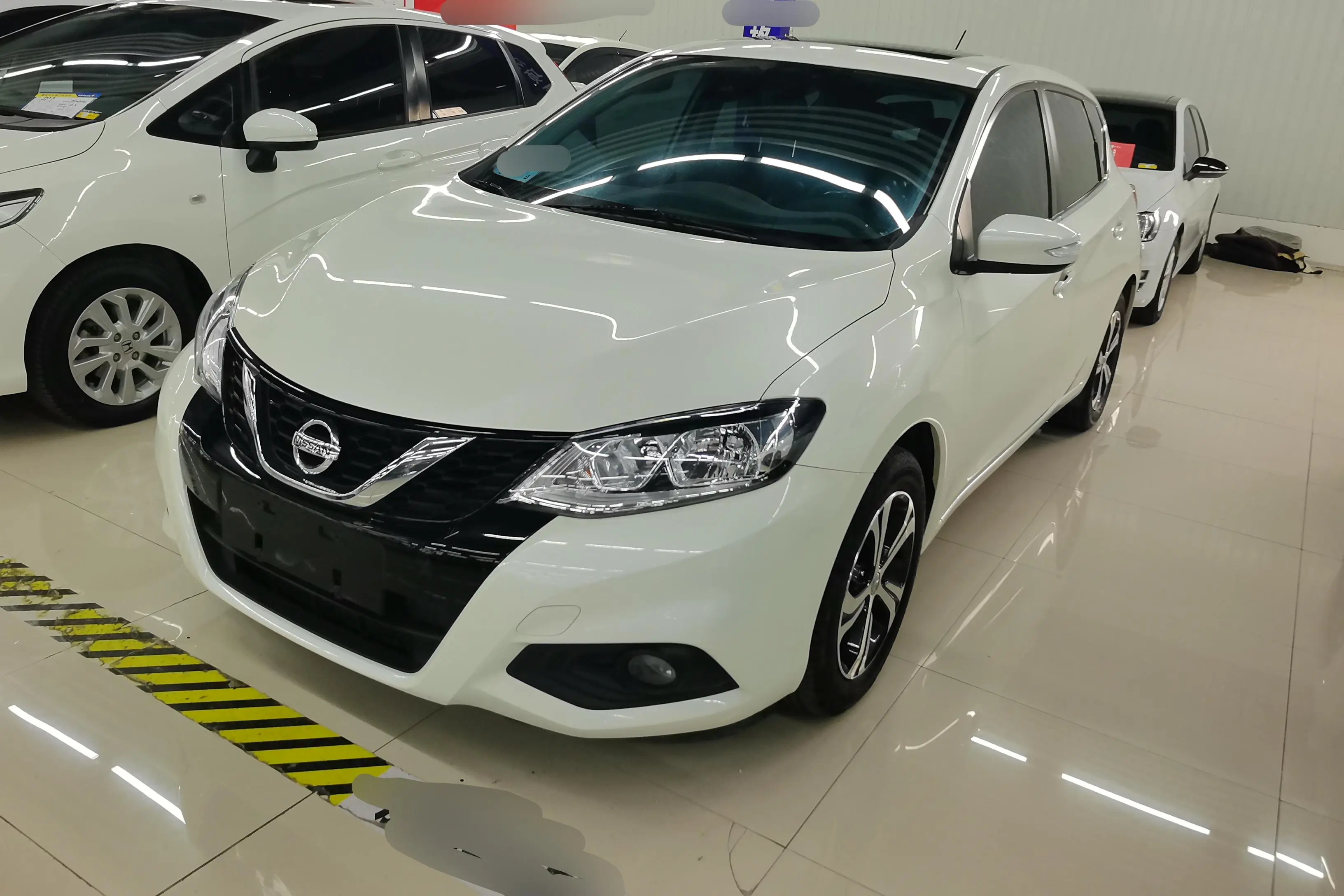 Nissan Tiida