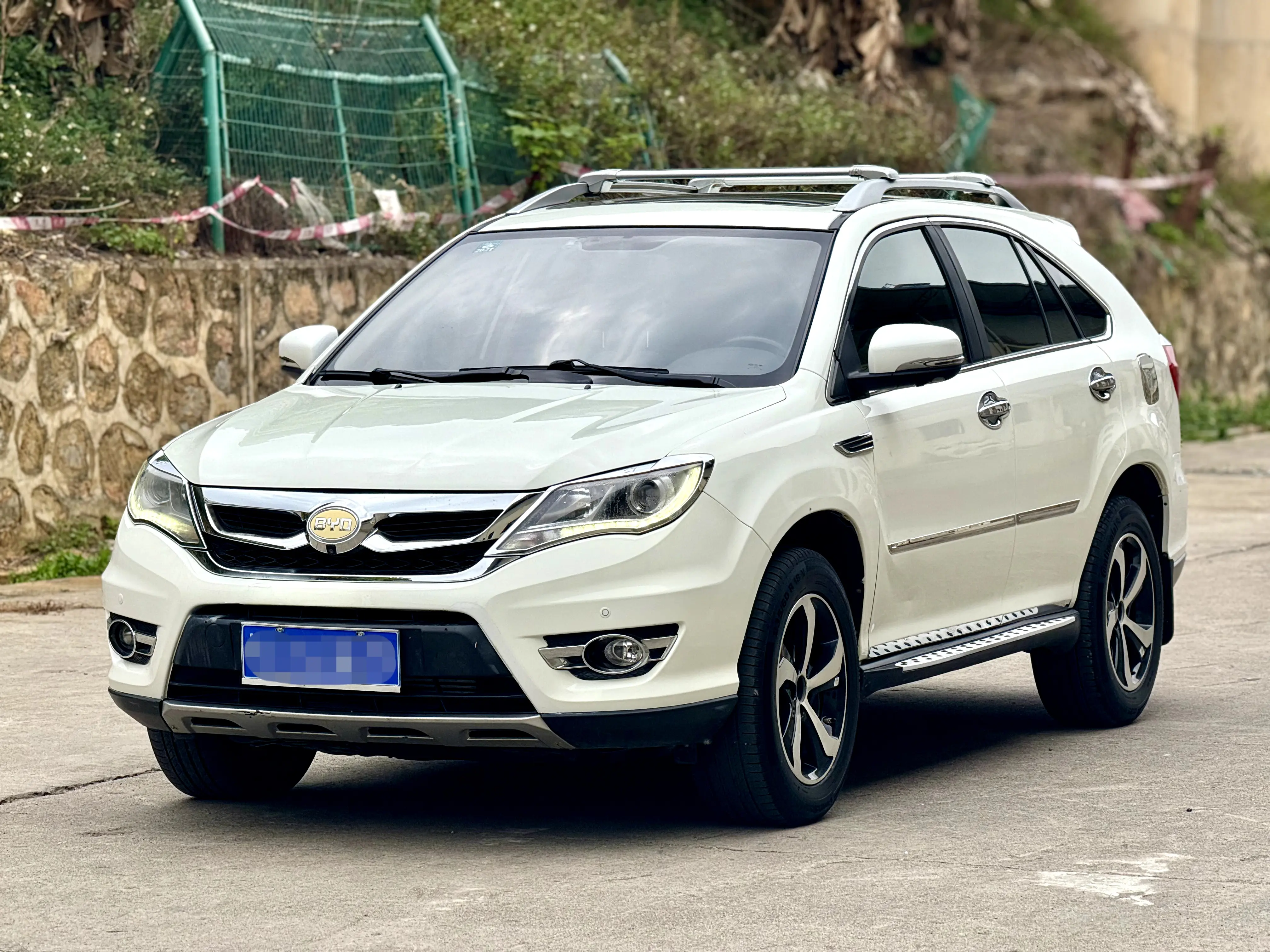 BYD S7