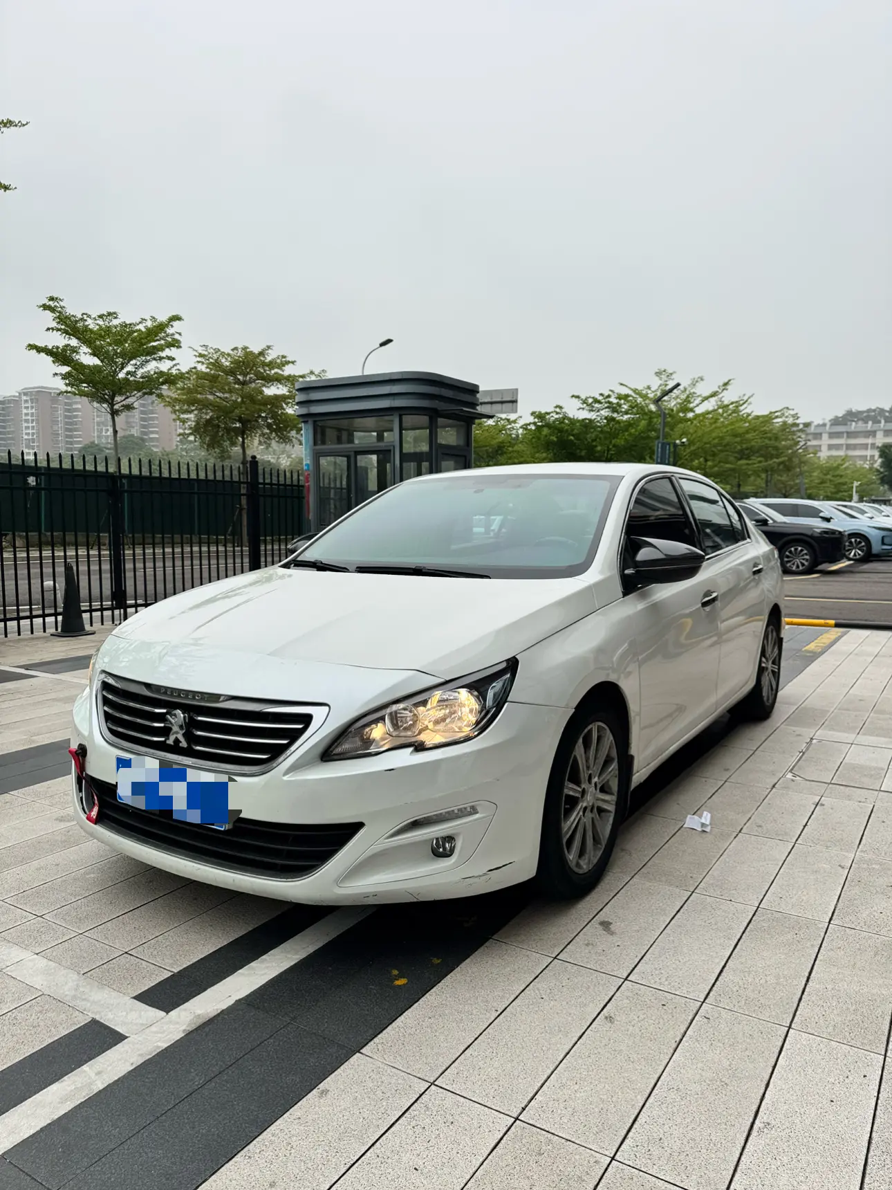 Peugeot 408