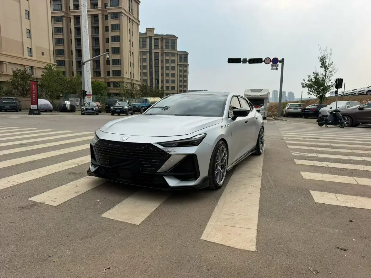 Changan UNI-V