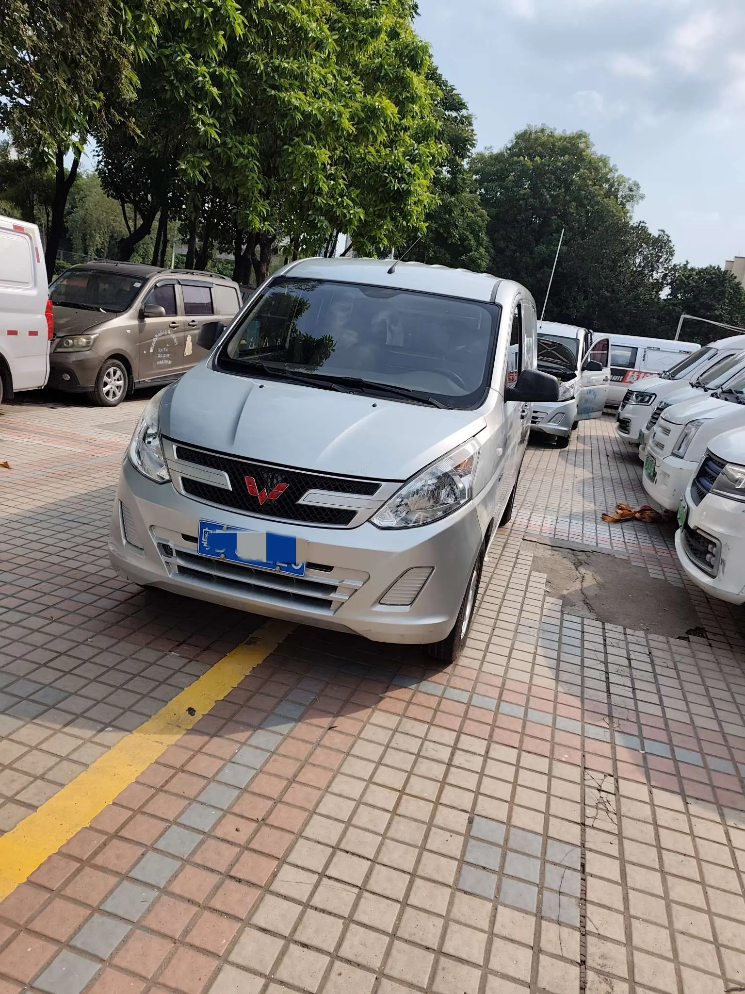 Wuling Rongguang V