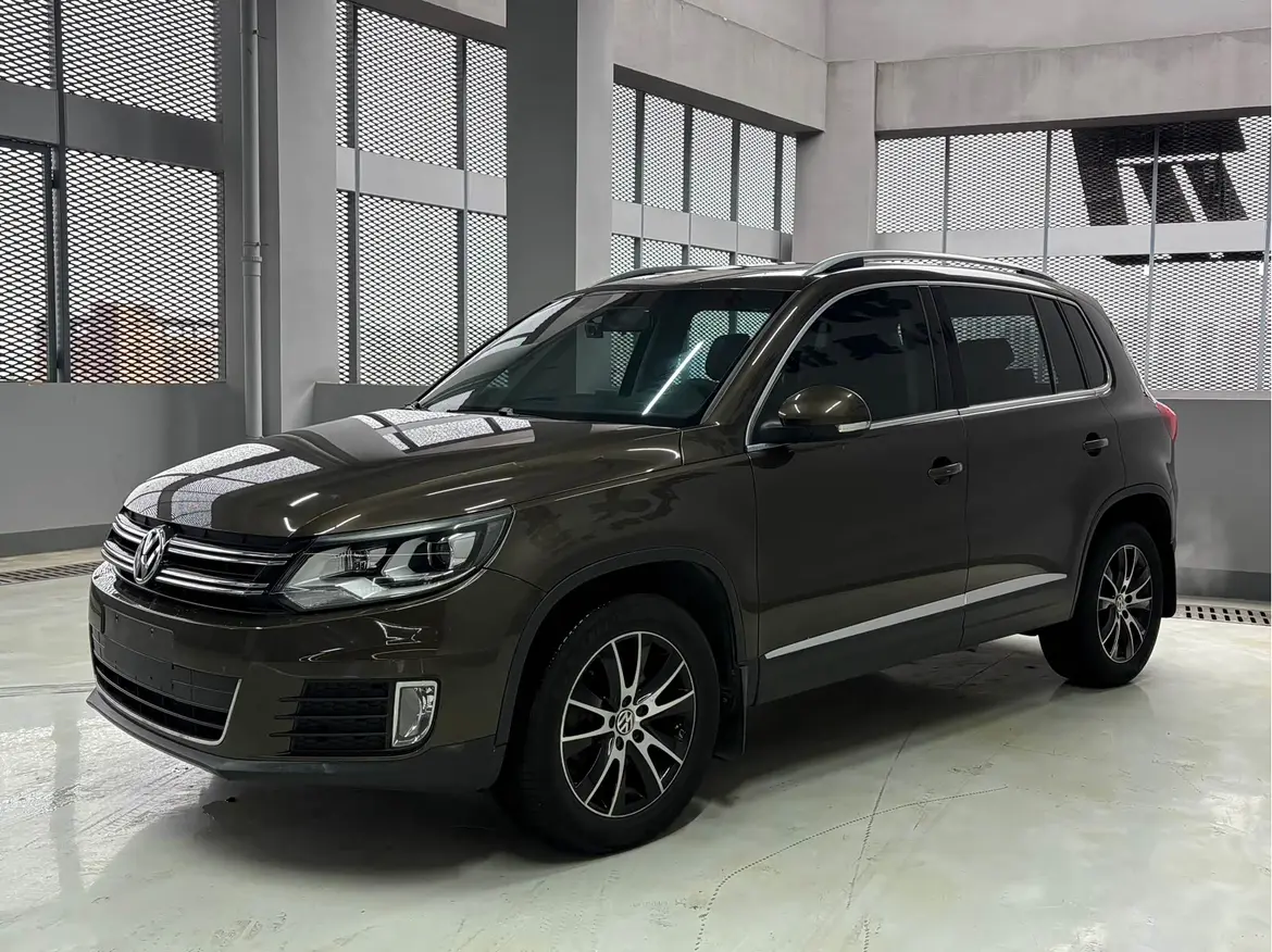 Volkswagen Tiguan (Tharu)