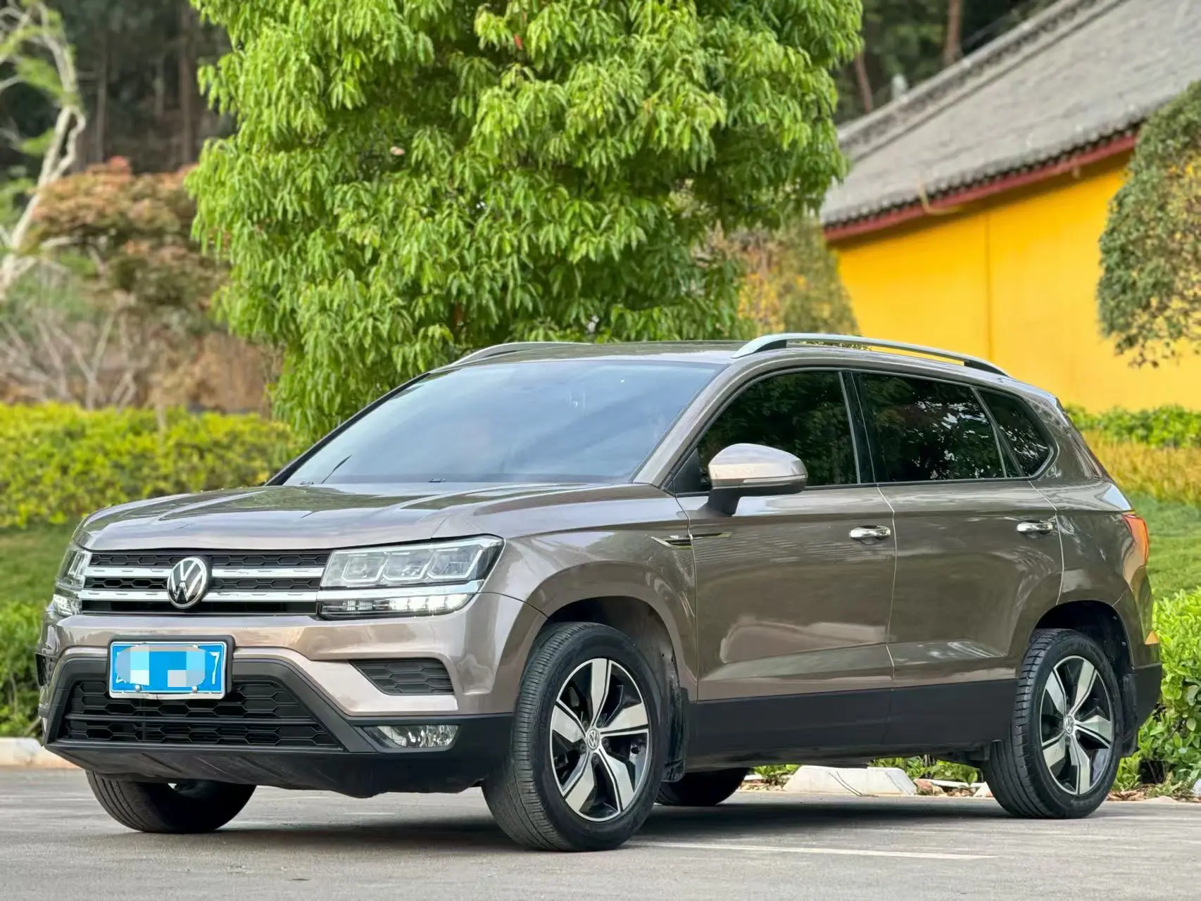 Volkswagen Tharu