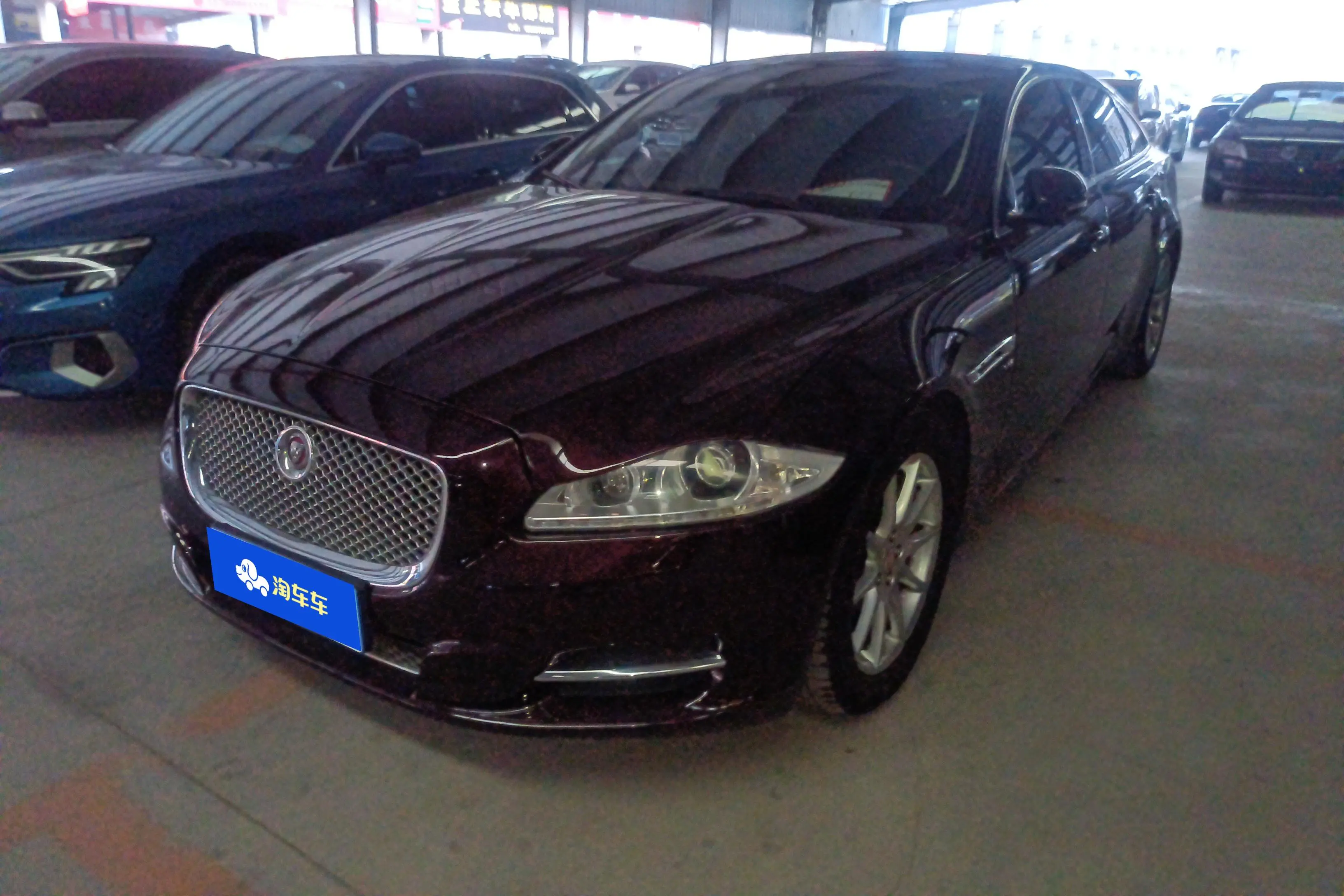 Jaguar XJ