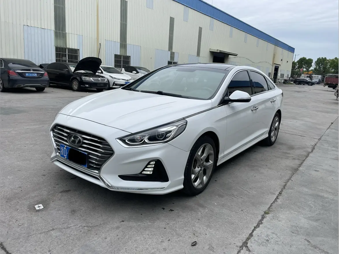 Hyundai Sonata nine