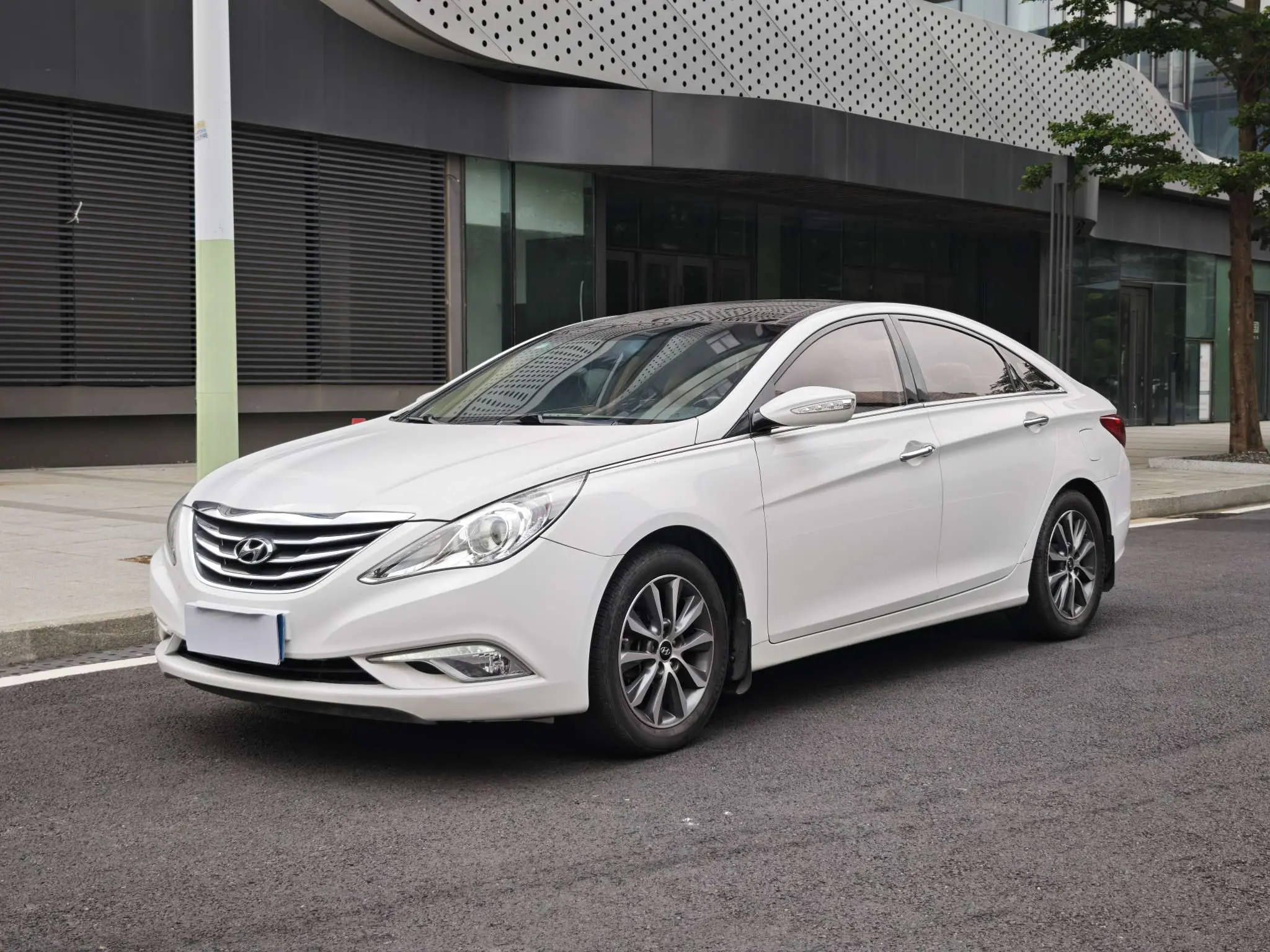Hyundai Sonata eight