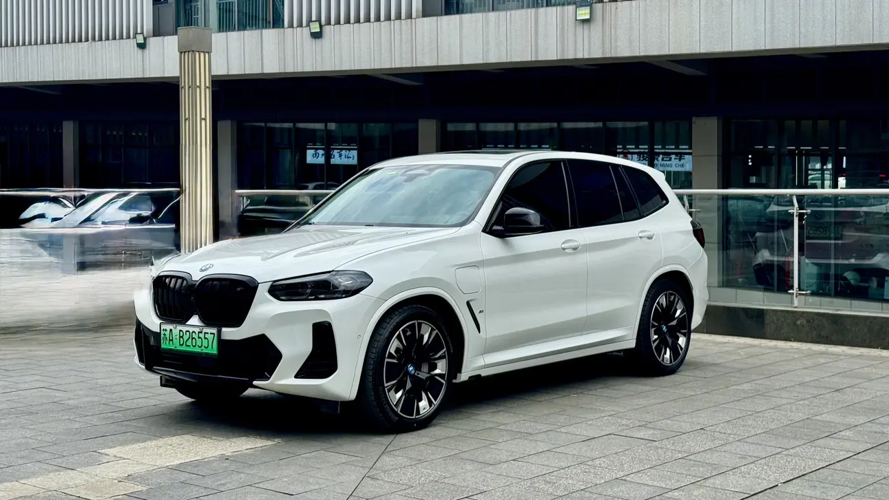 BMW iX3