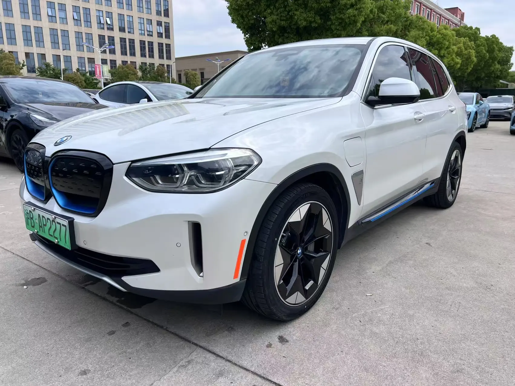 BMW iX3