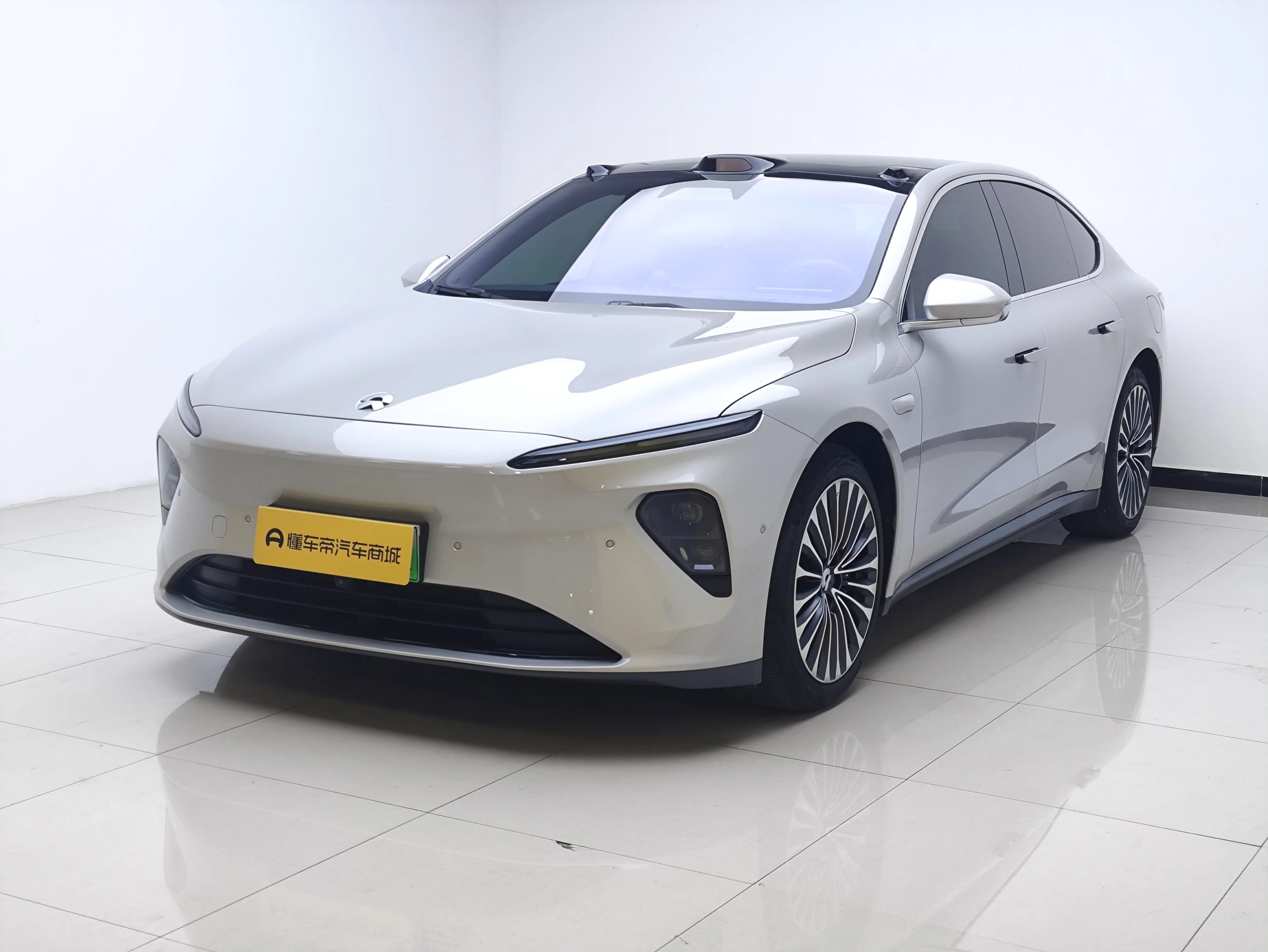 NIO ET7