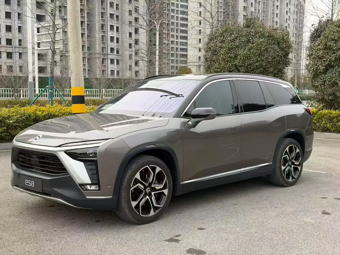 NIO ES8