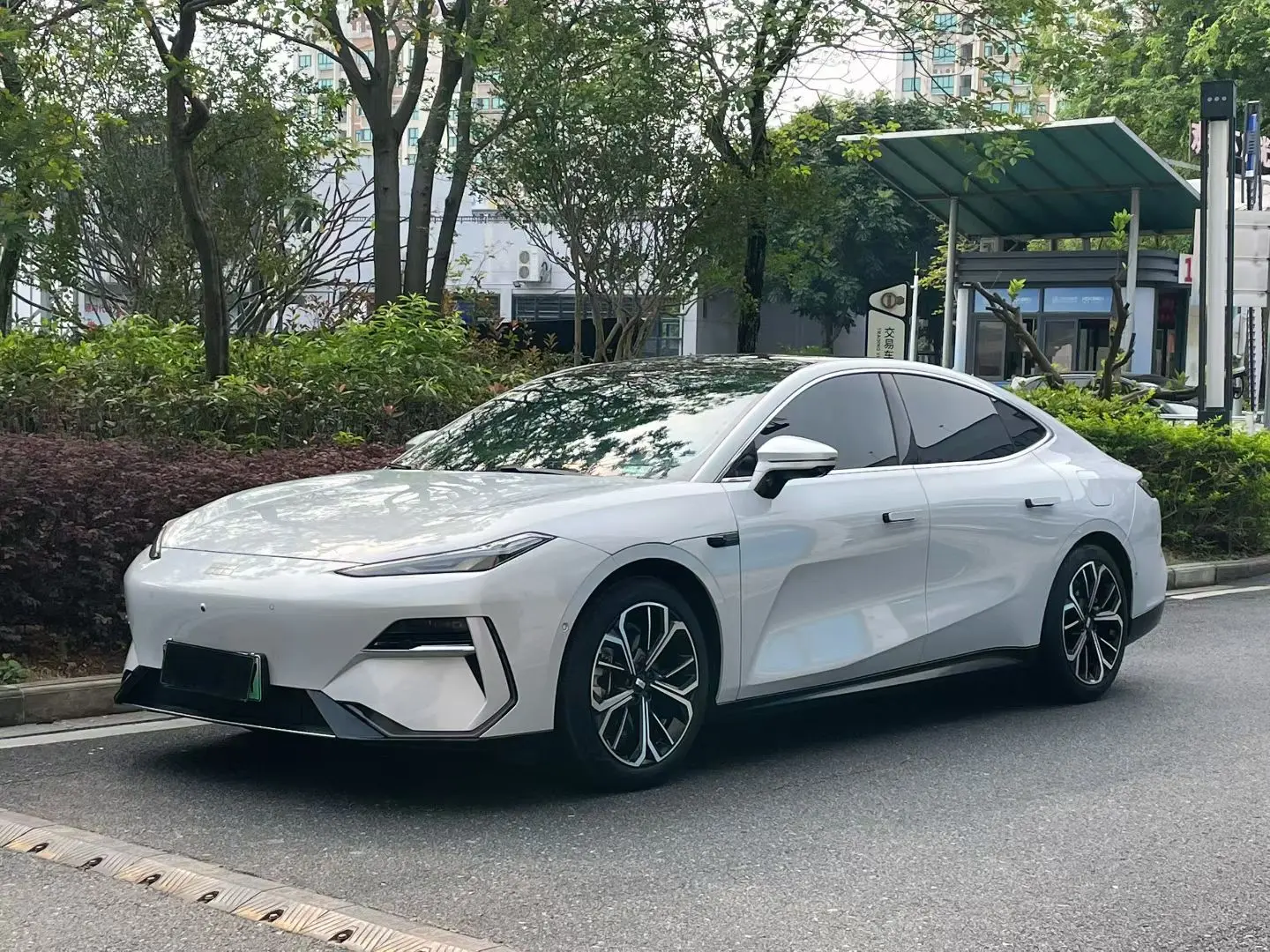 Geely Galaxy E8