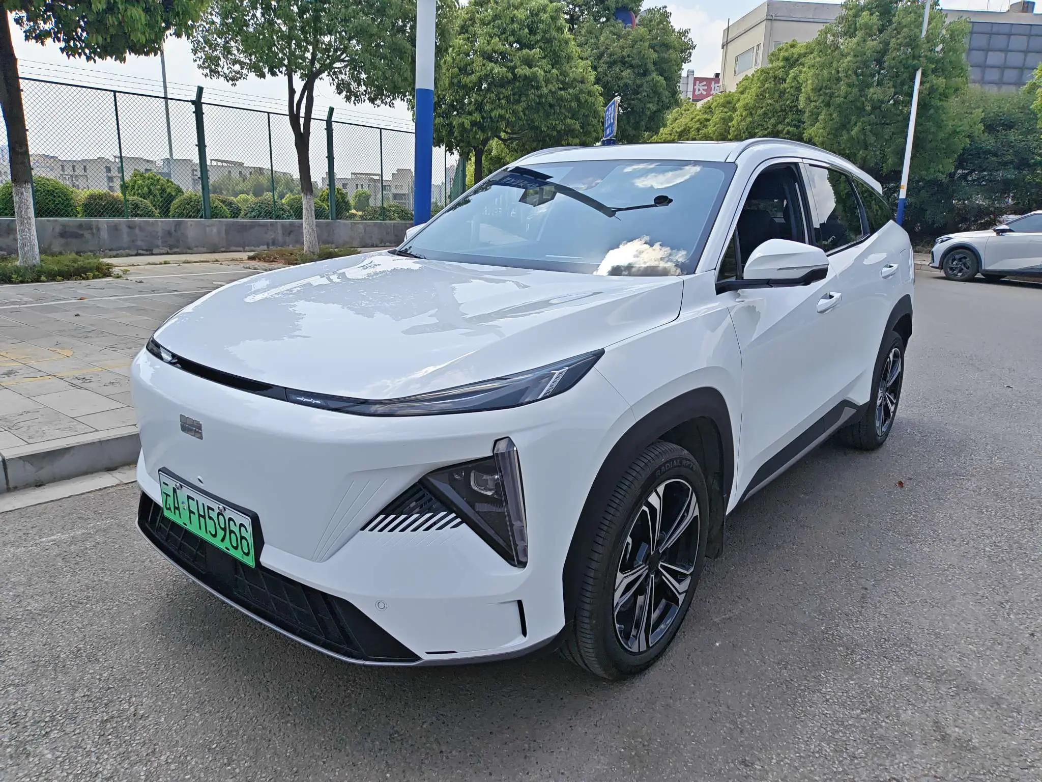 Geely Galaxy L7