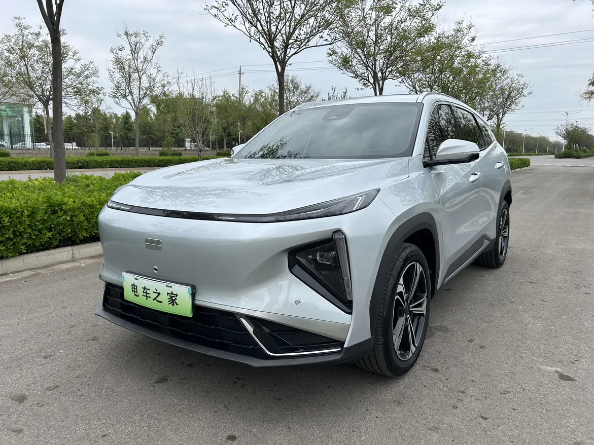 Geely Galaxy L7