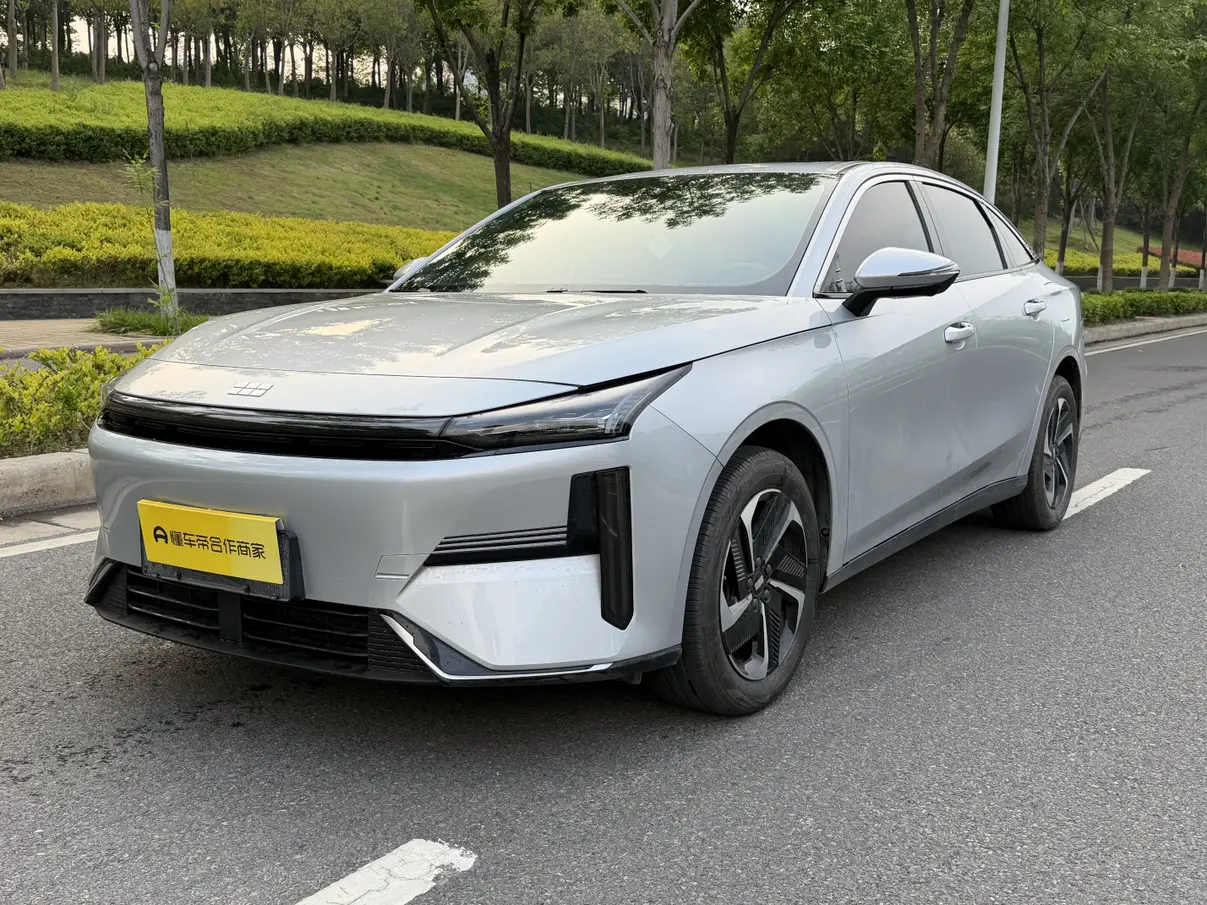 Geely Galaxy L6
