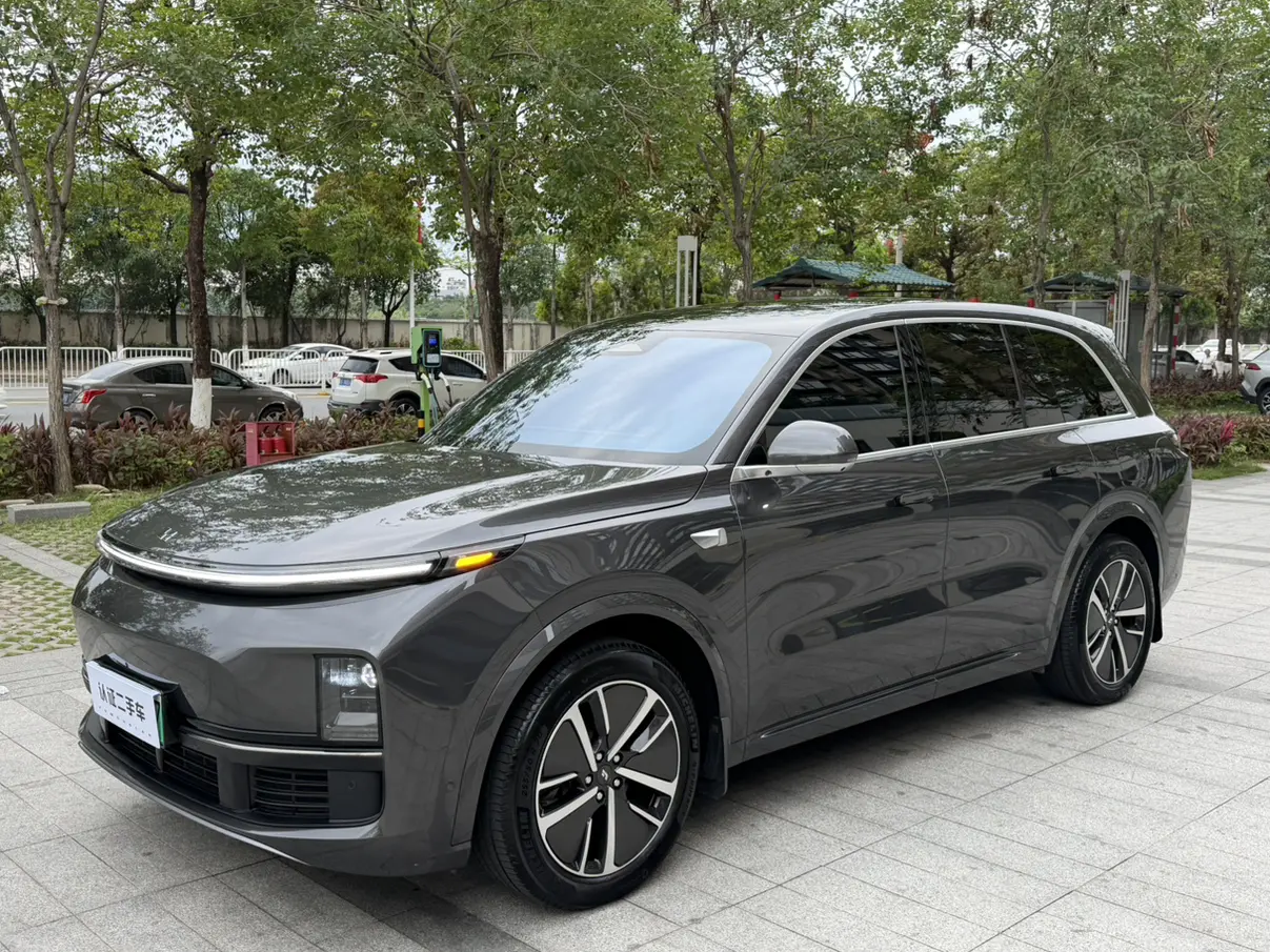 Lixiang L8