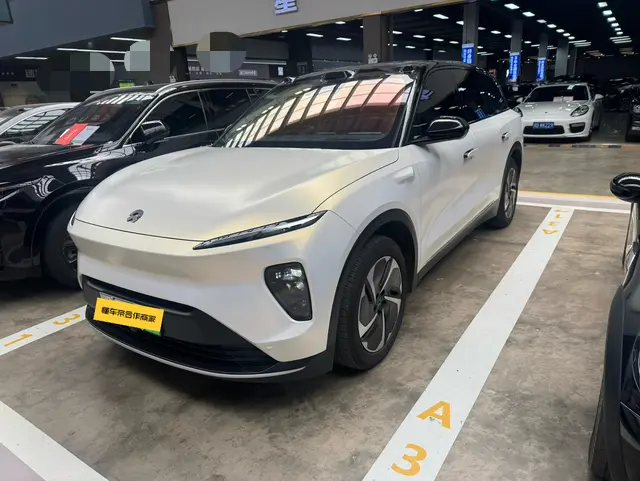 NIO ES8