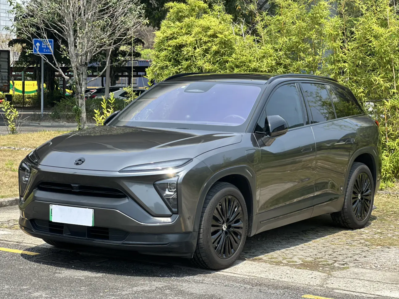 NIO ES6