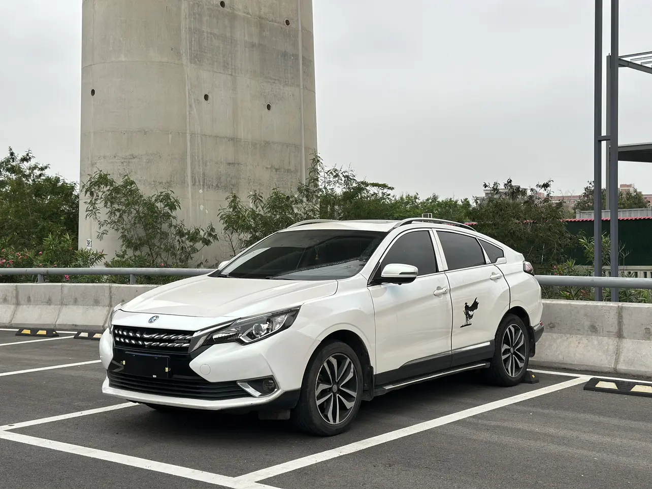Kai Chen Venucia T90