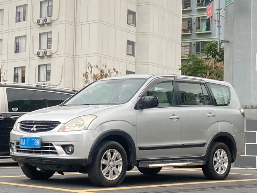 Mitsubishi Junge