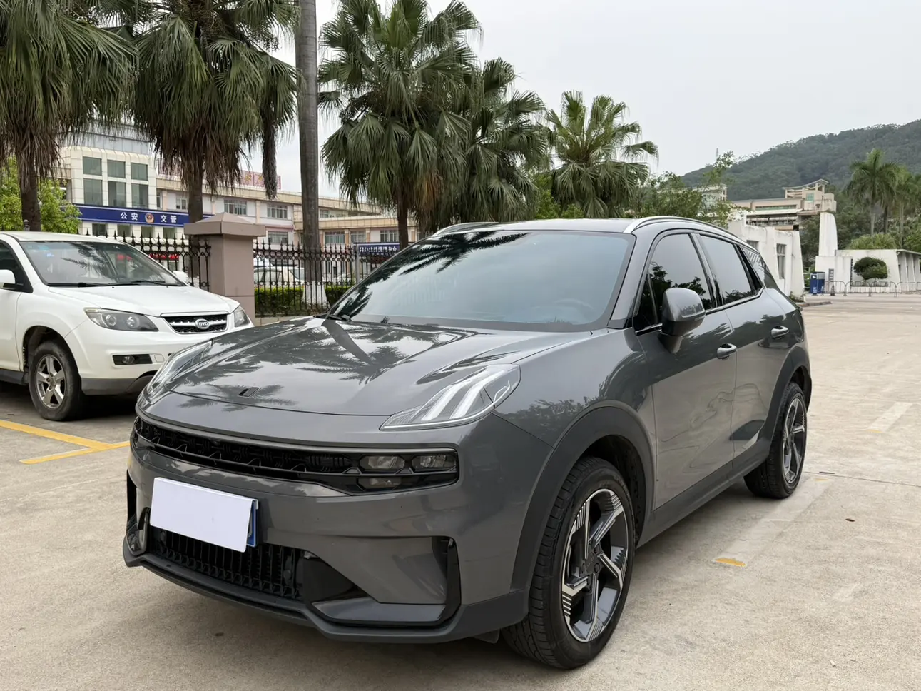 Lynk & Co 06