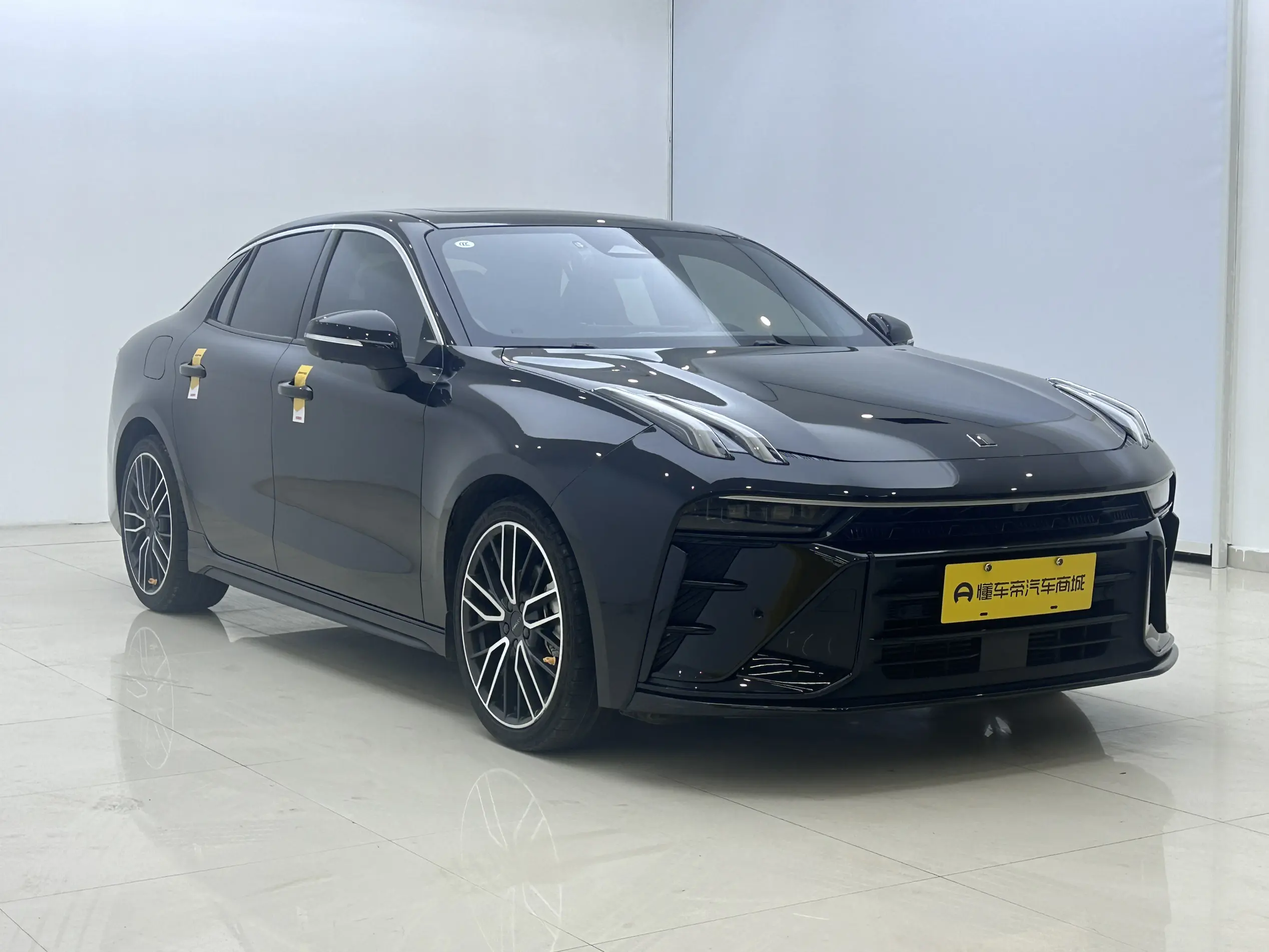 Lynk & Co 03