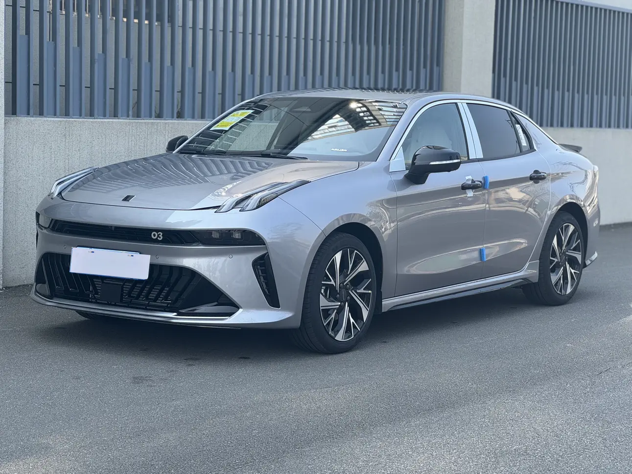 Lynk & Co 03